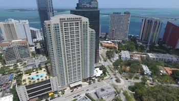 One Broadway by Miami Vacations