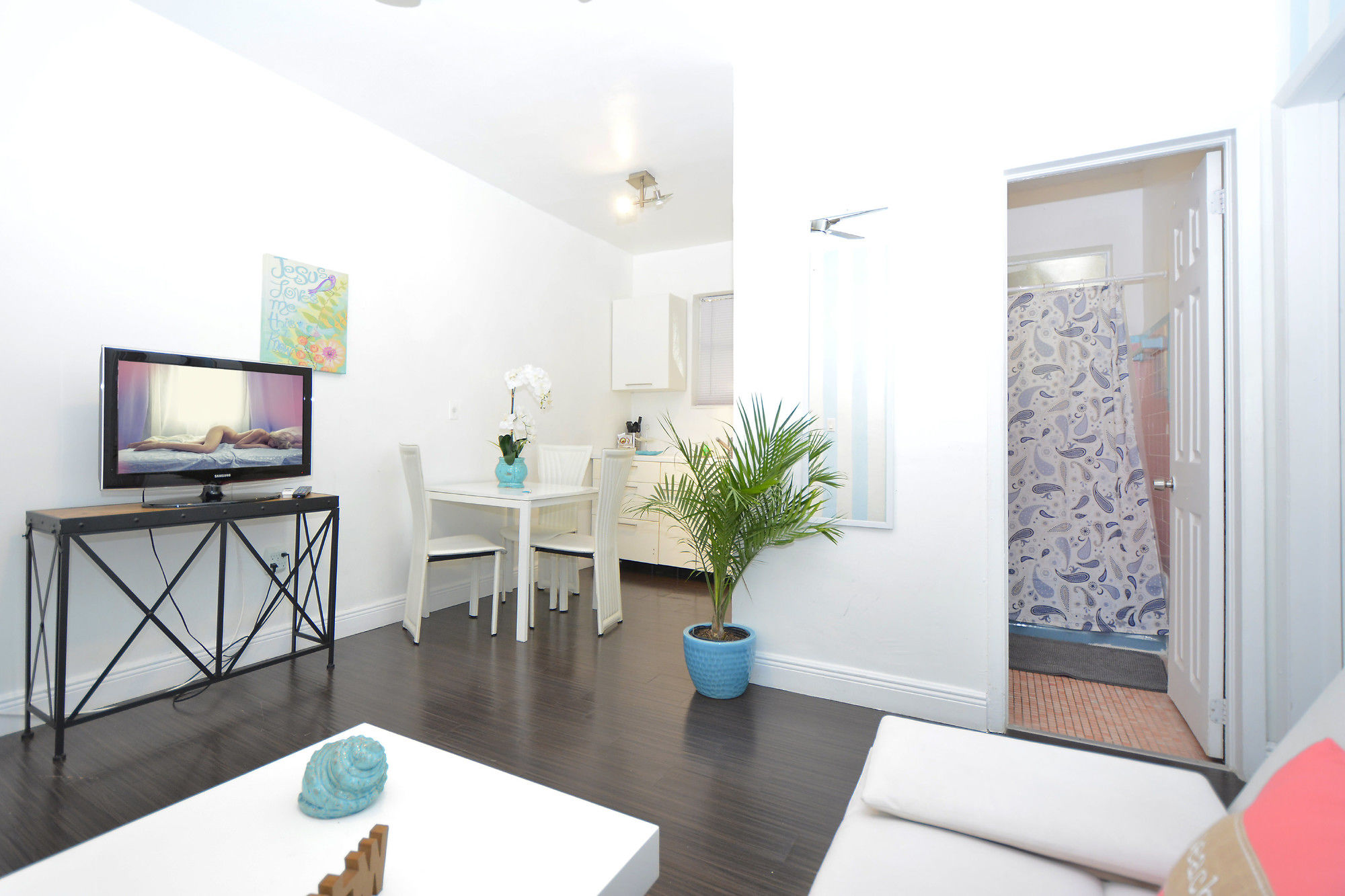 Art Deco Drexel Apartments