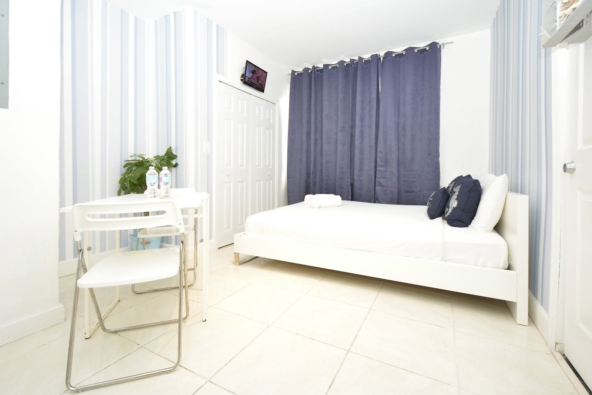 Art Deco Drexel Apartments