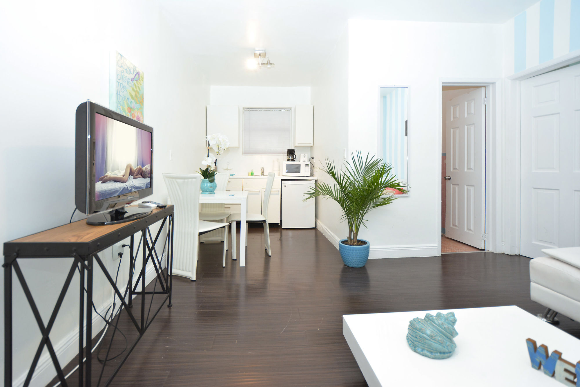 Art Deco Drexel Apartments