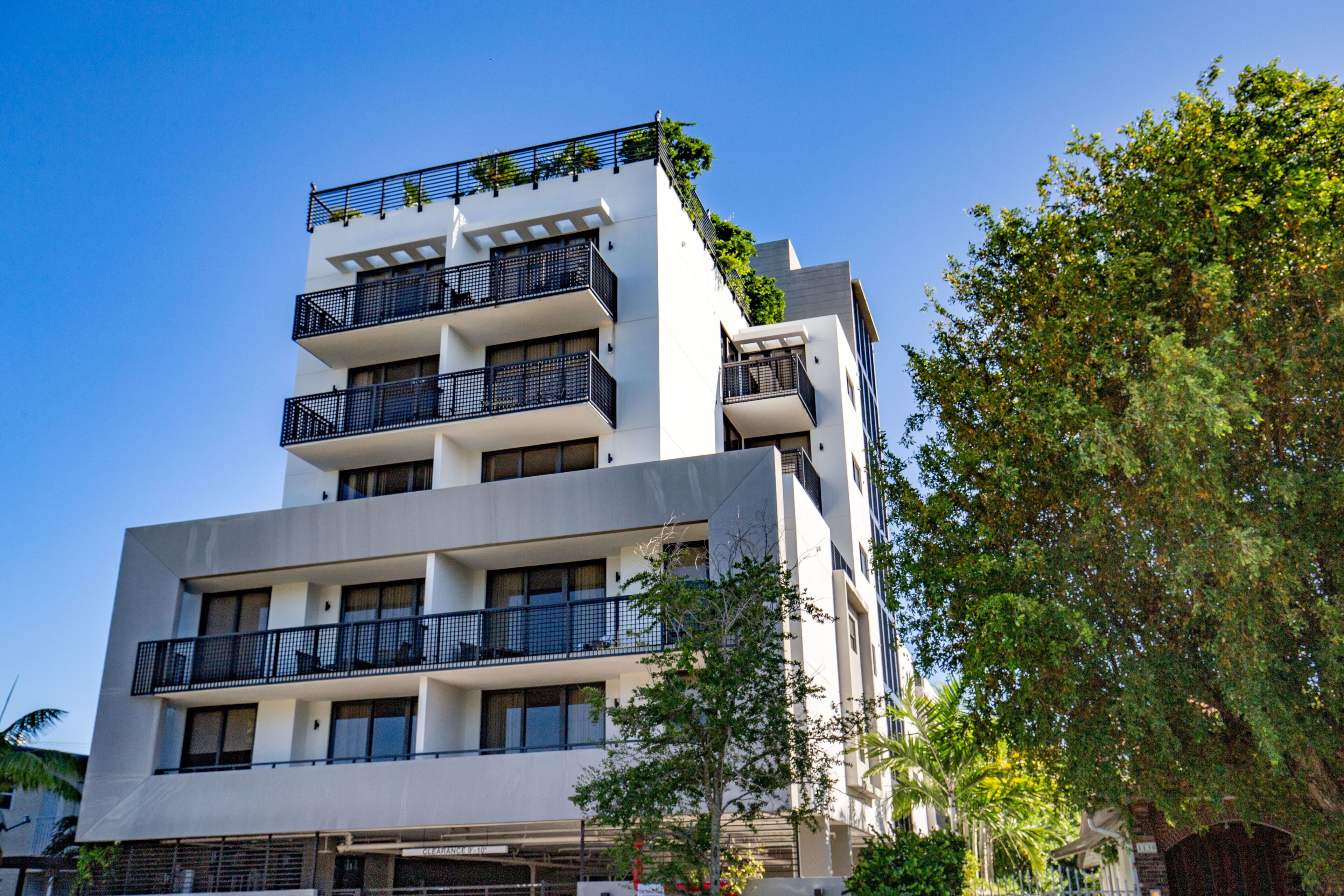 Moderno Residences By Bay Breeze