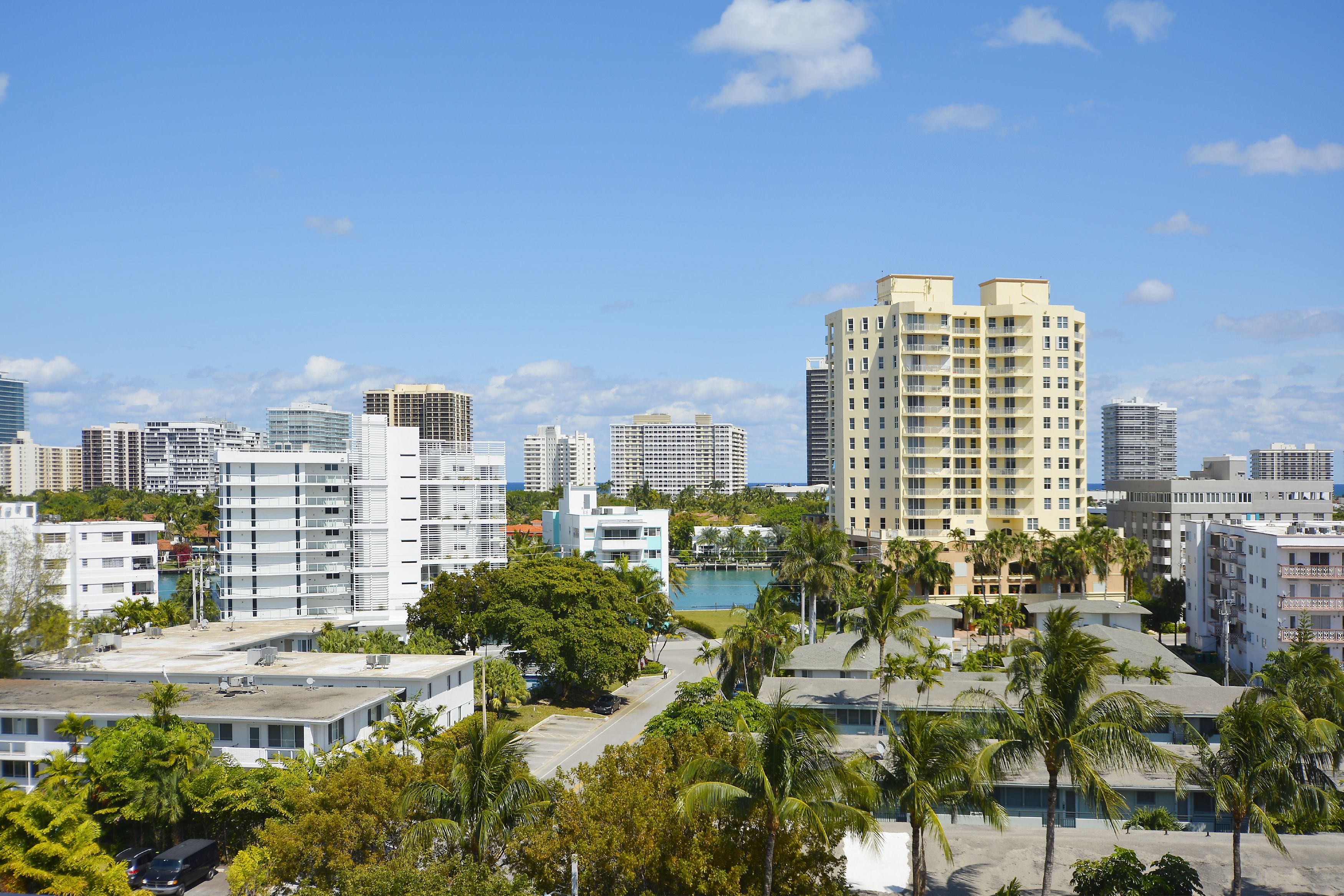 Moderno Residences By Bay Breeze