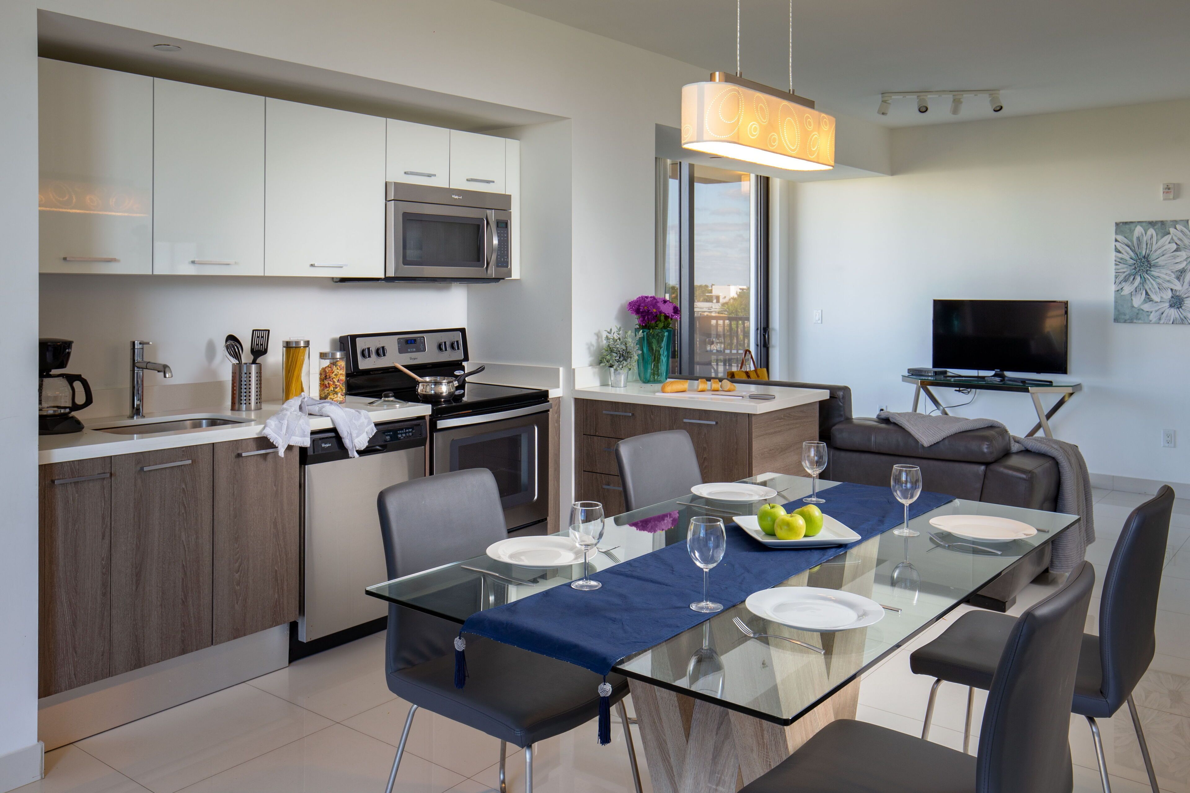 Moderno Residences By Bay Breeze