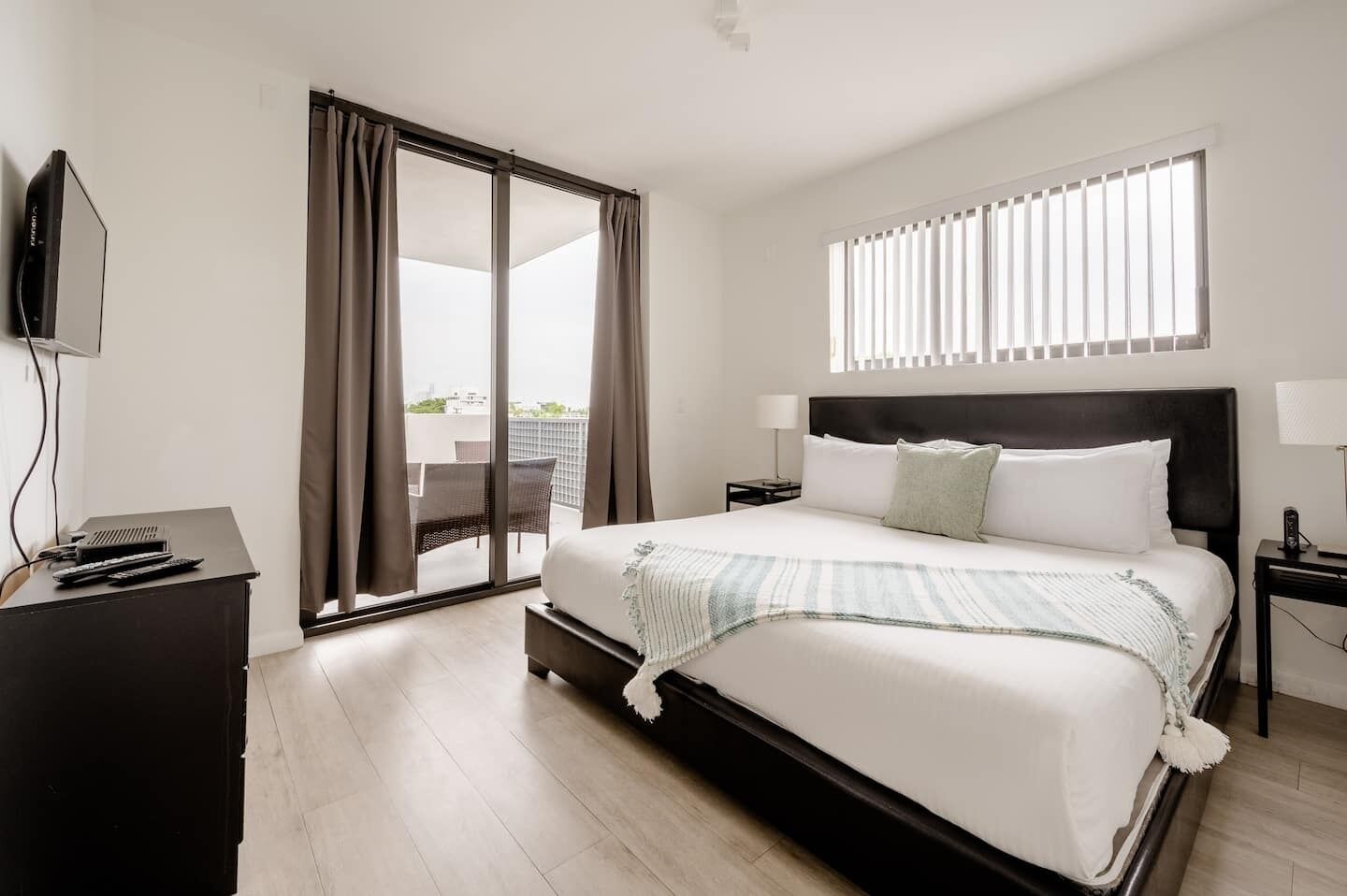 Moderno Residences By Bay Breeze