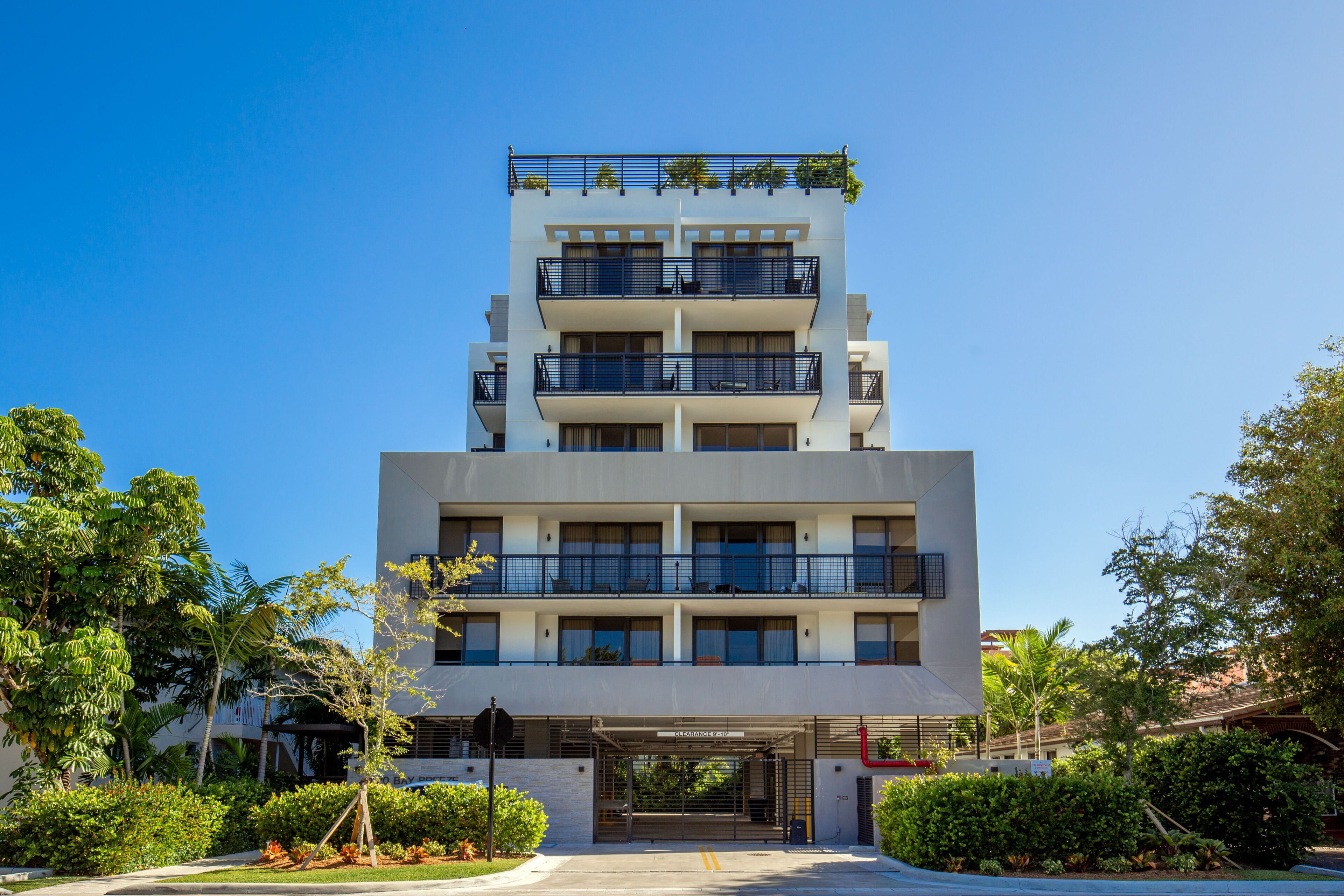 Moderno Residences By Bay Breeze