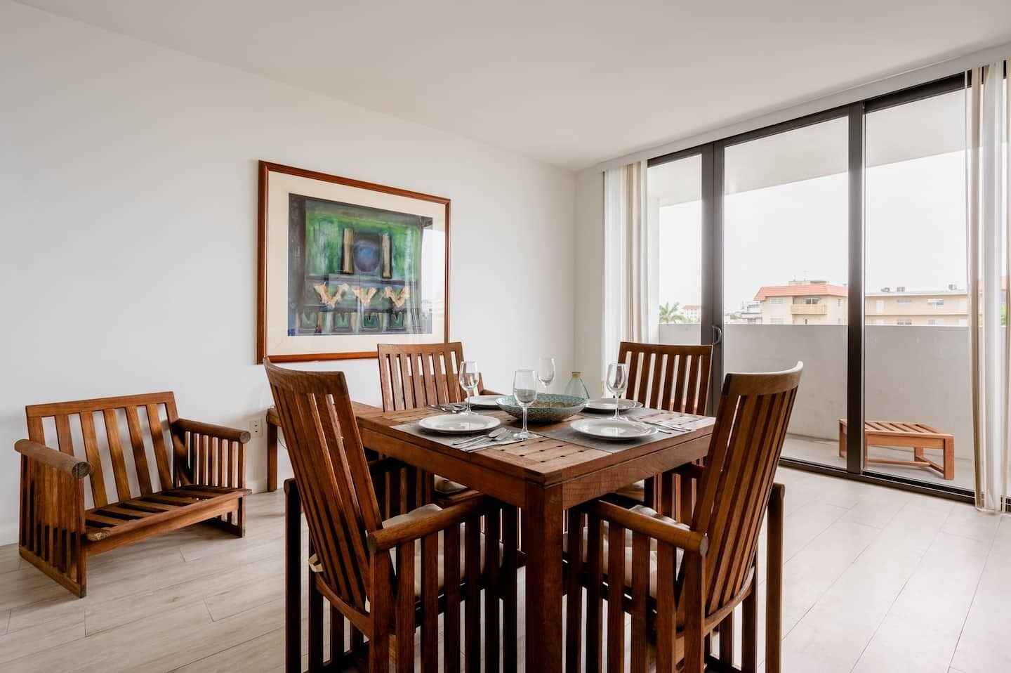 Moderno Residences By Bay Breeze