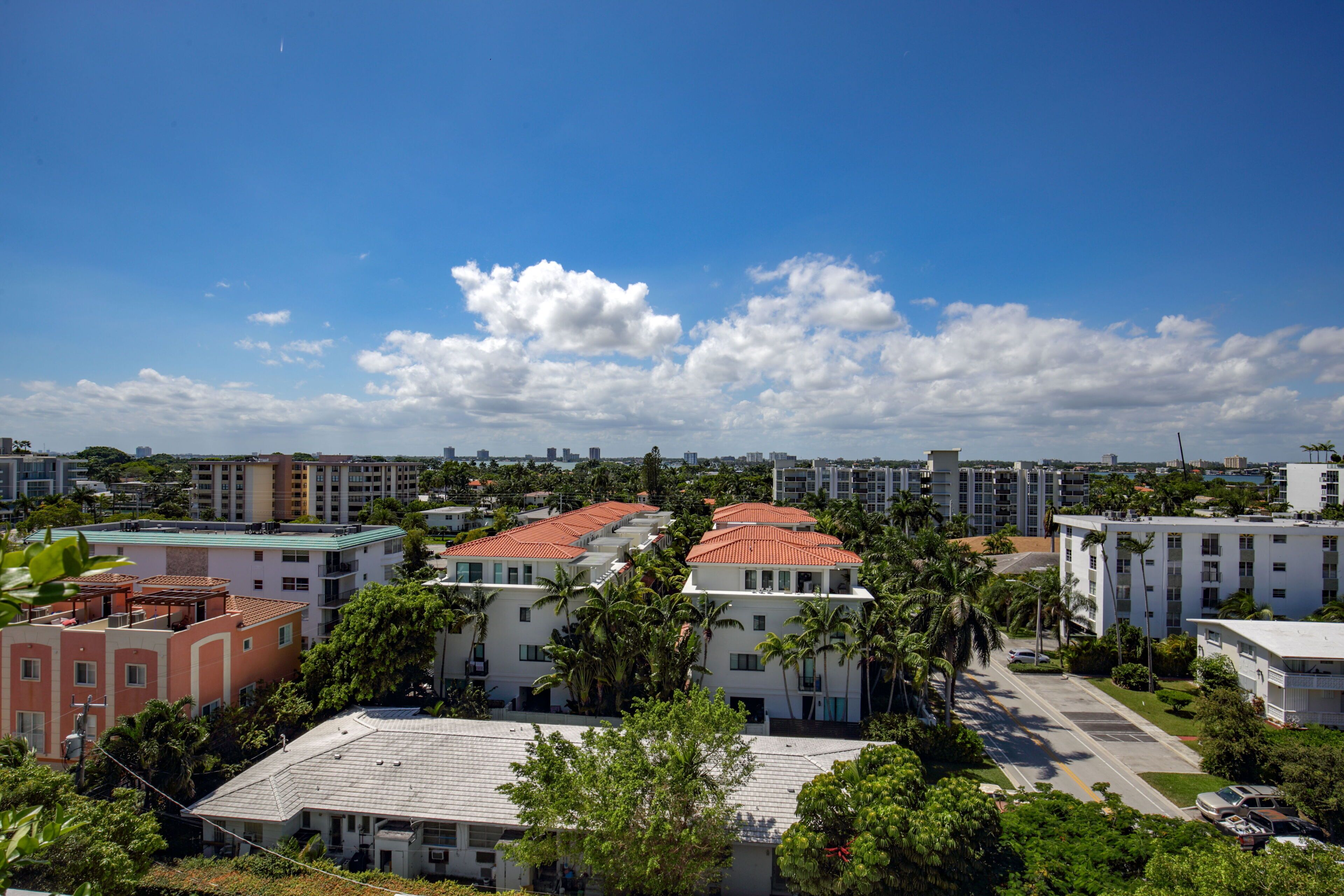 Moderno Residences By Bay Breeze