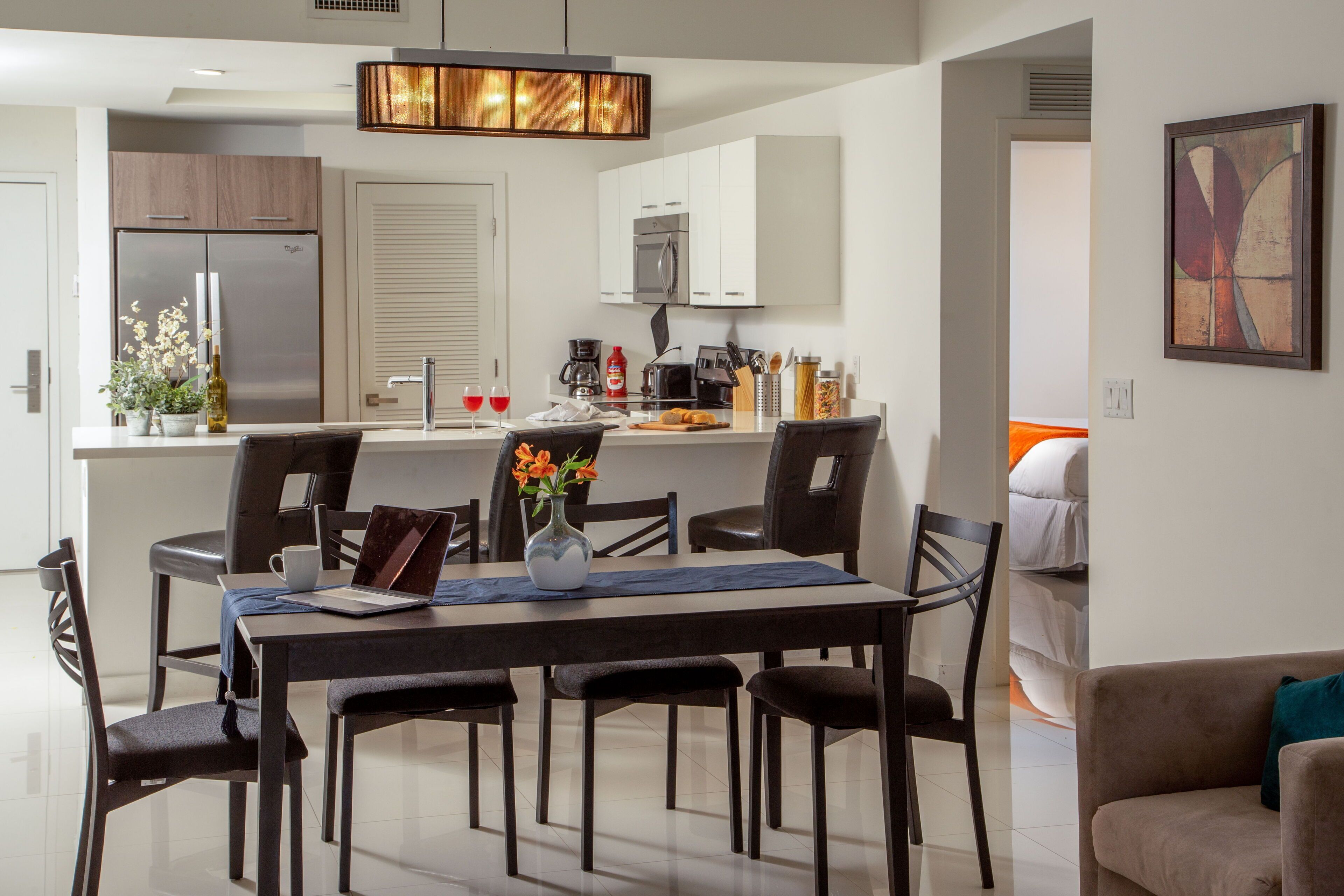 Moderno Residences By Bay Breeze