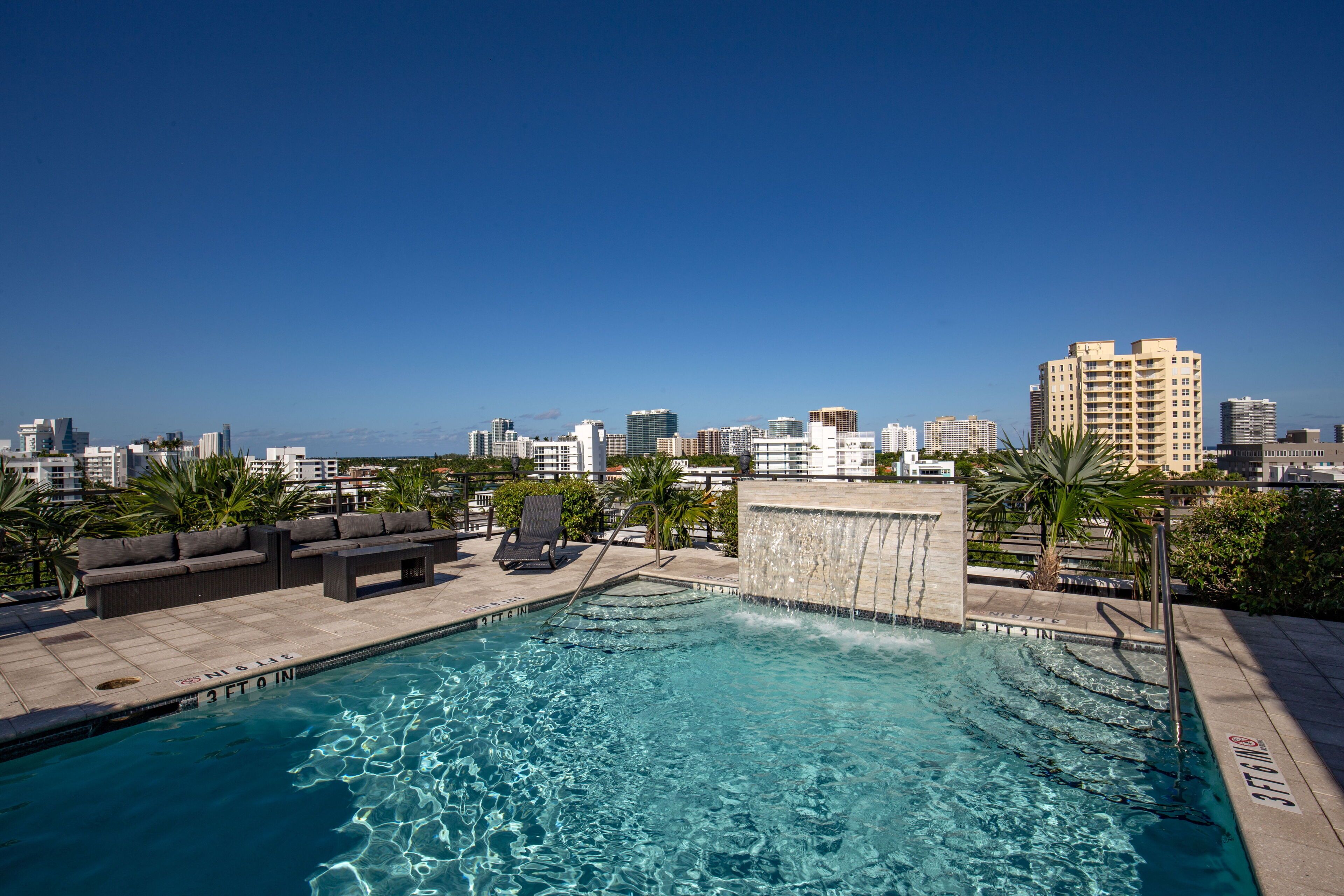 Moderno Residences By Bay Breeze