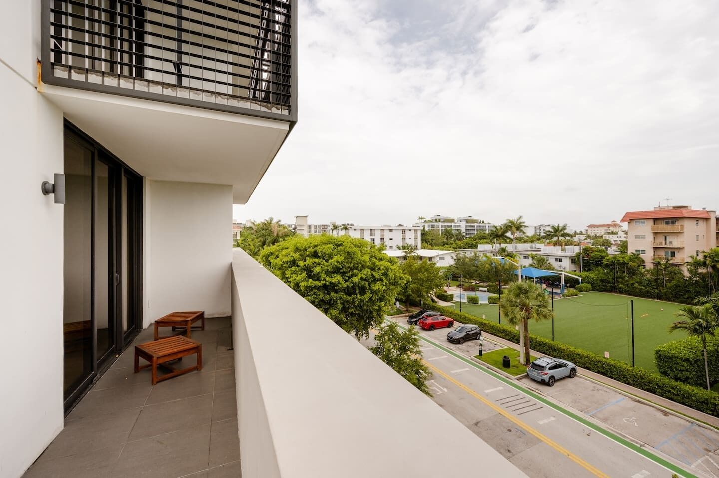 Moderno Residences By Bay Breeze