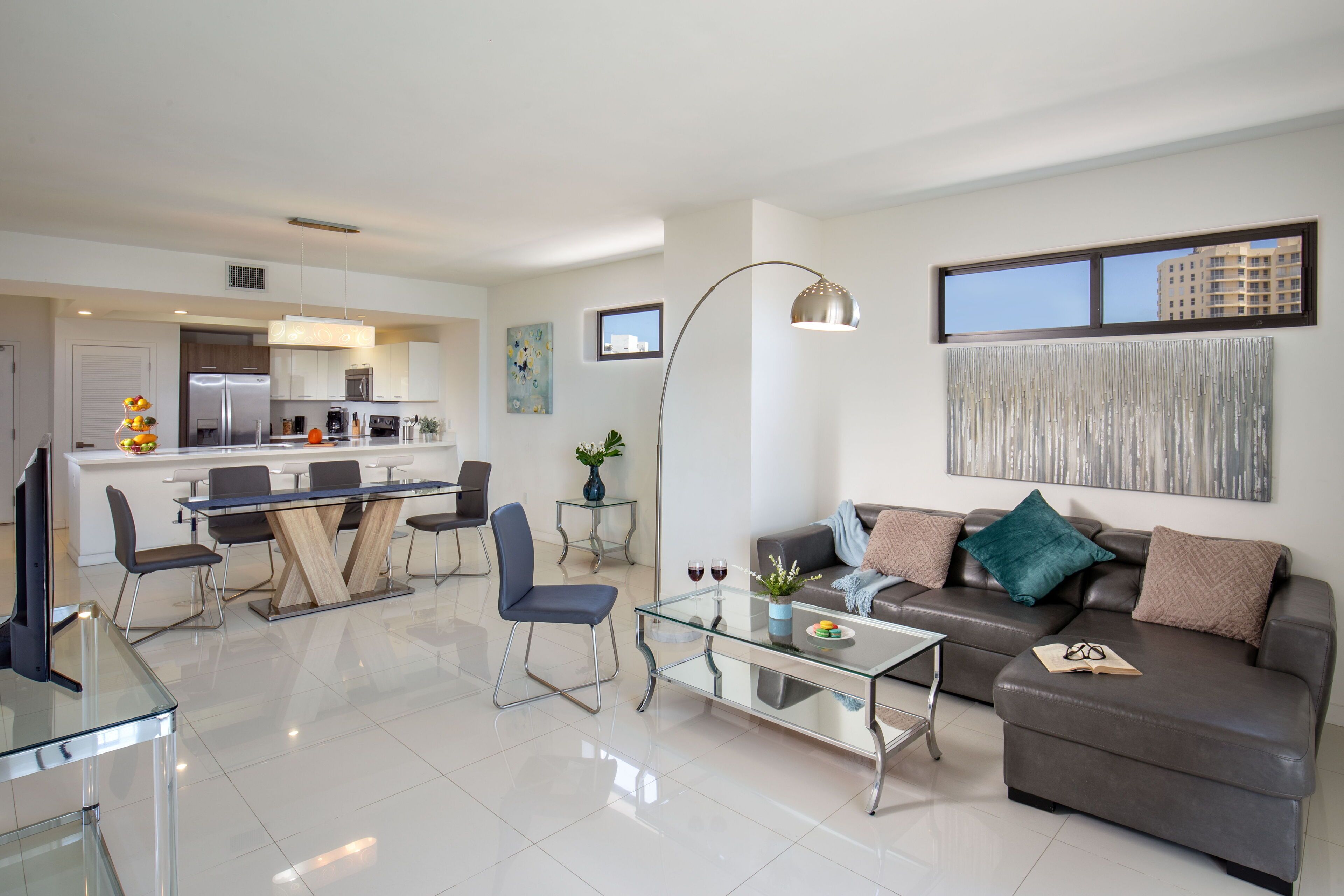 Moderno Residences By Bay Breeze