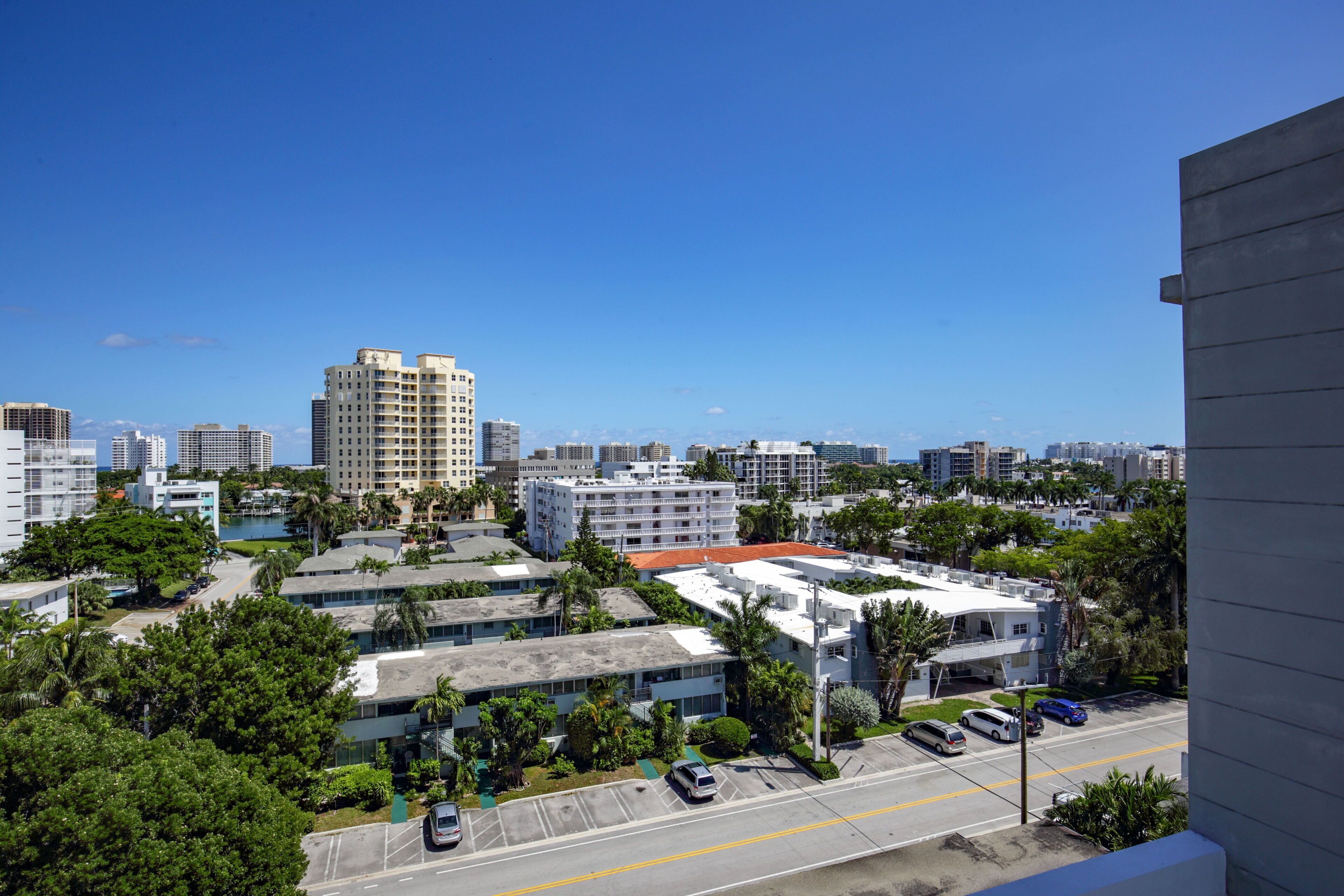 Moderno Residences By Bay Breeze