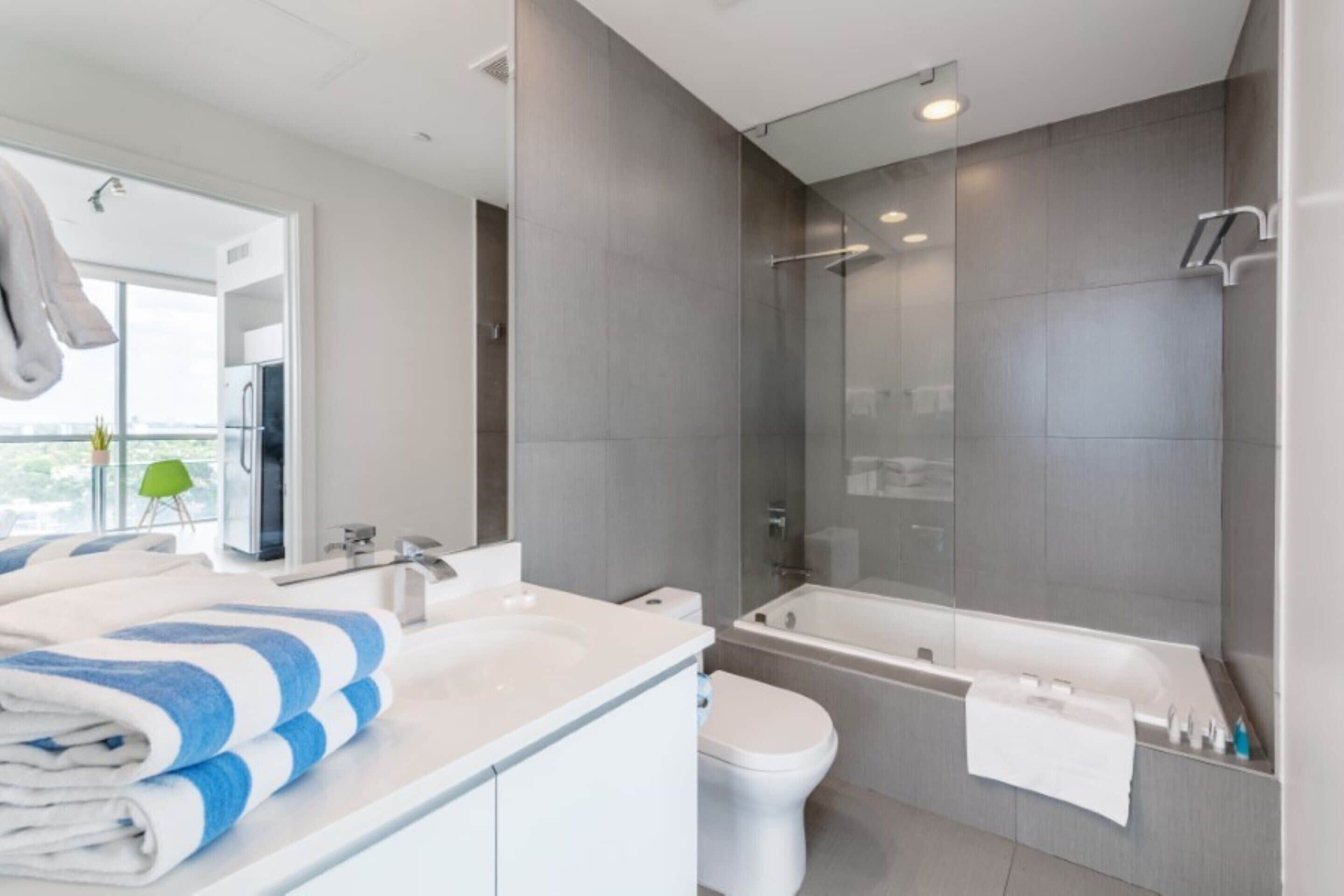 Monte Carlo Miami Beach Condo by Churchill Suites