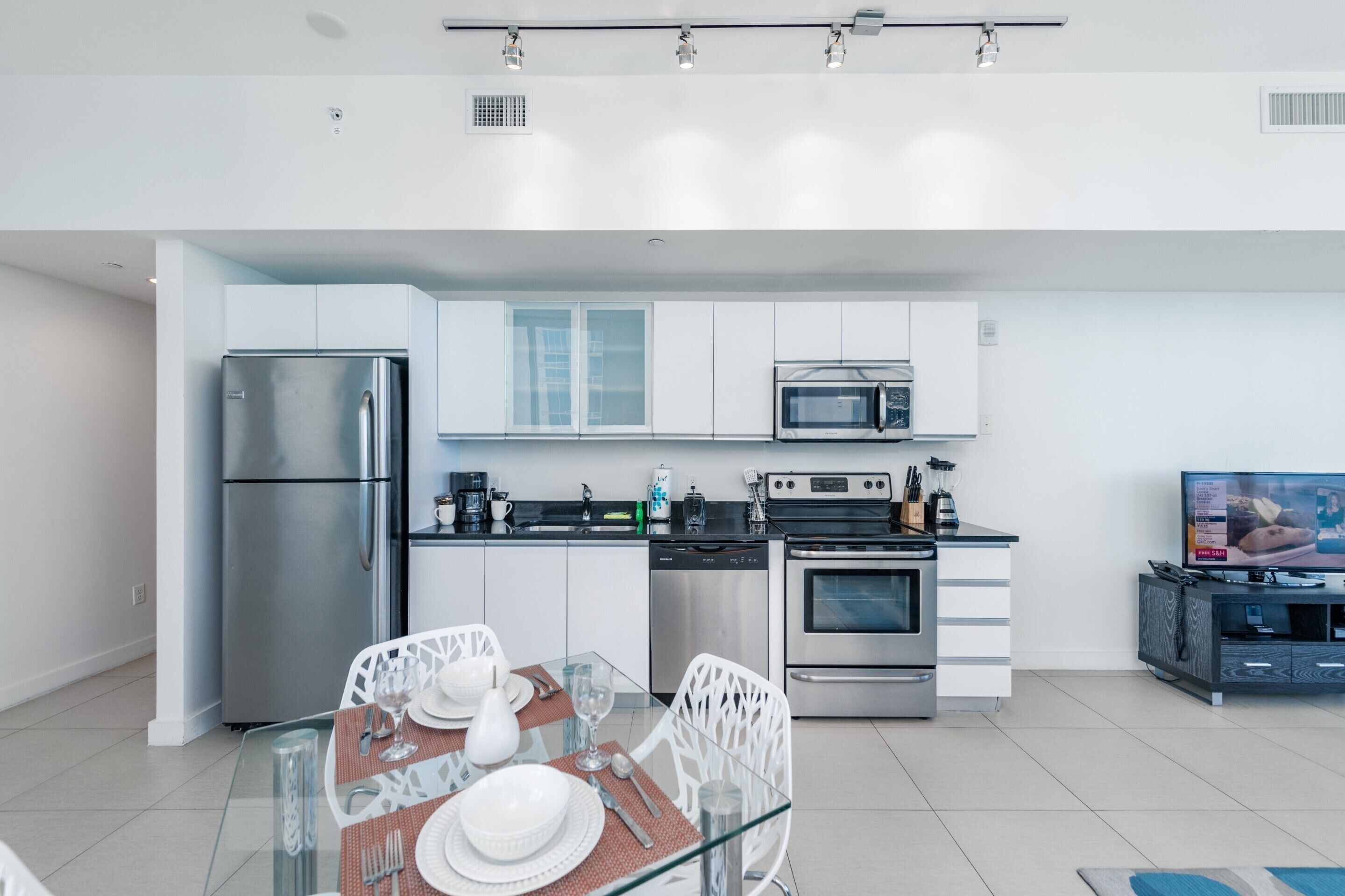 Monte Carlo Miami Beach Condo by Churchill Suites