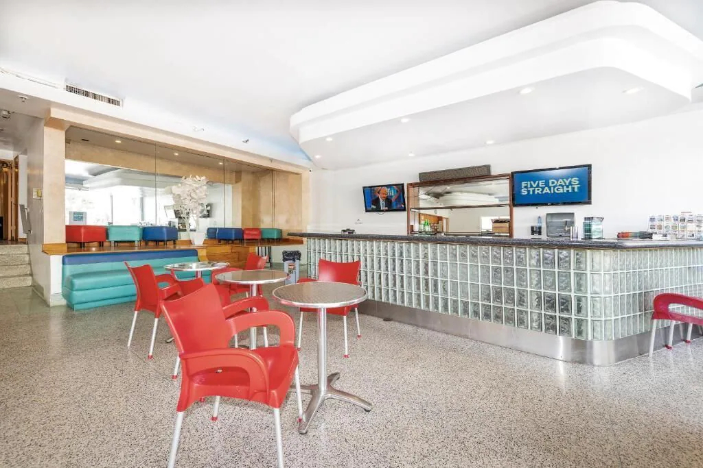 Ocean Beach Hotel