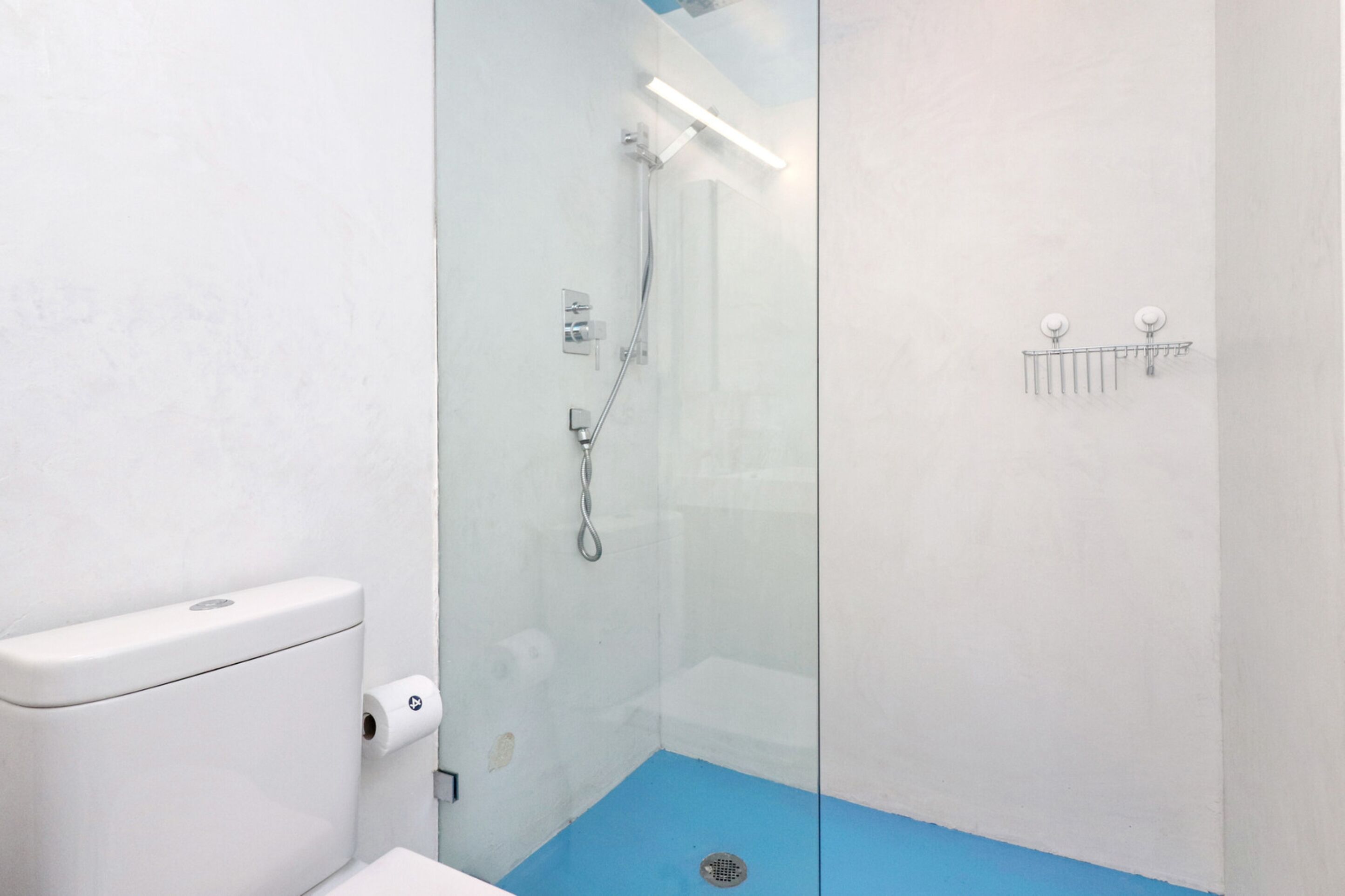 Roami At 250 Collins