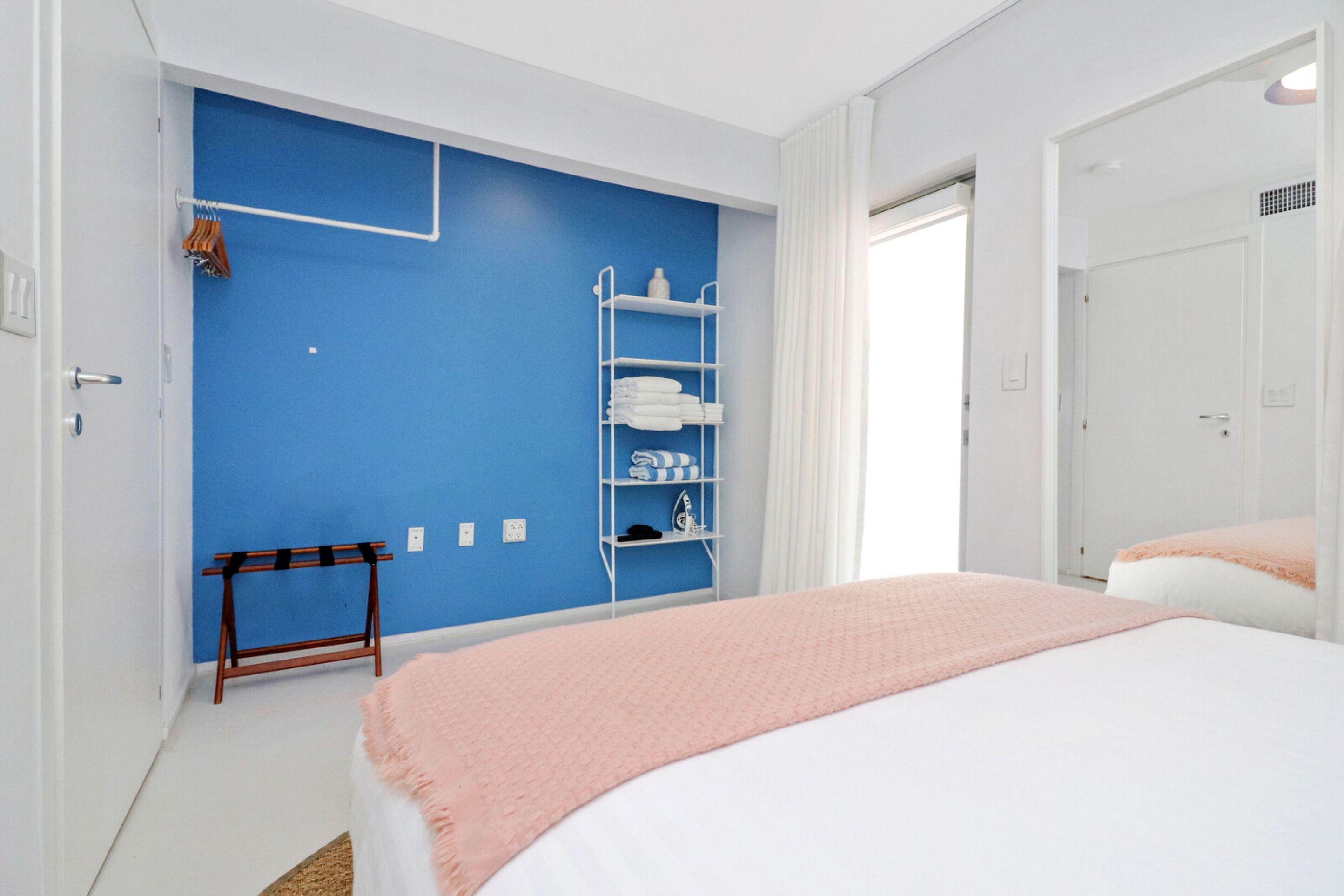 Roami At 250 Collins