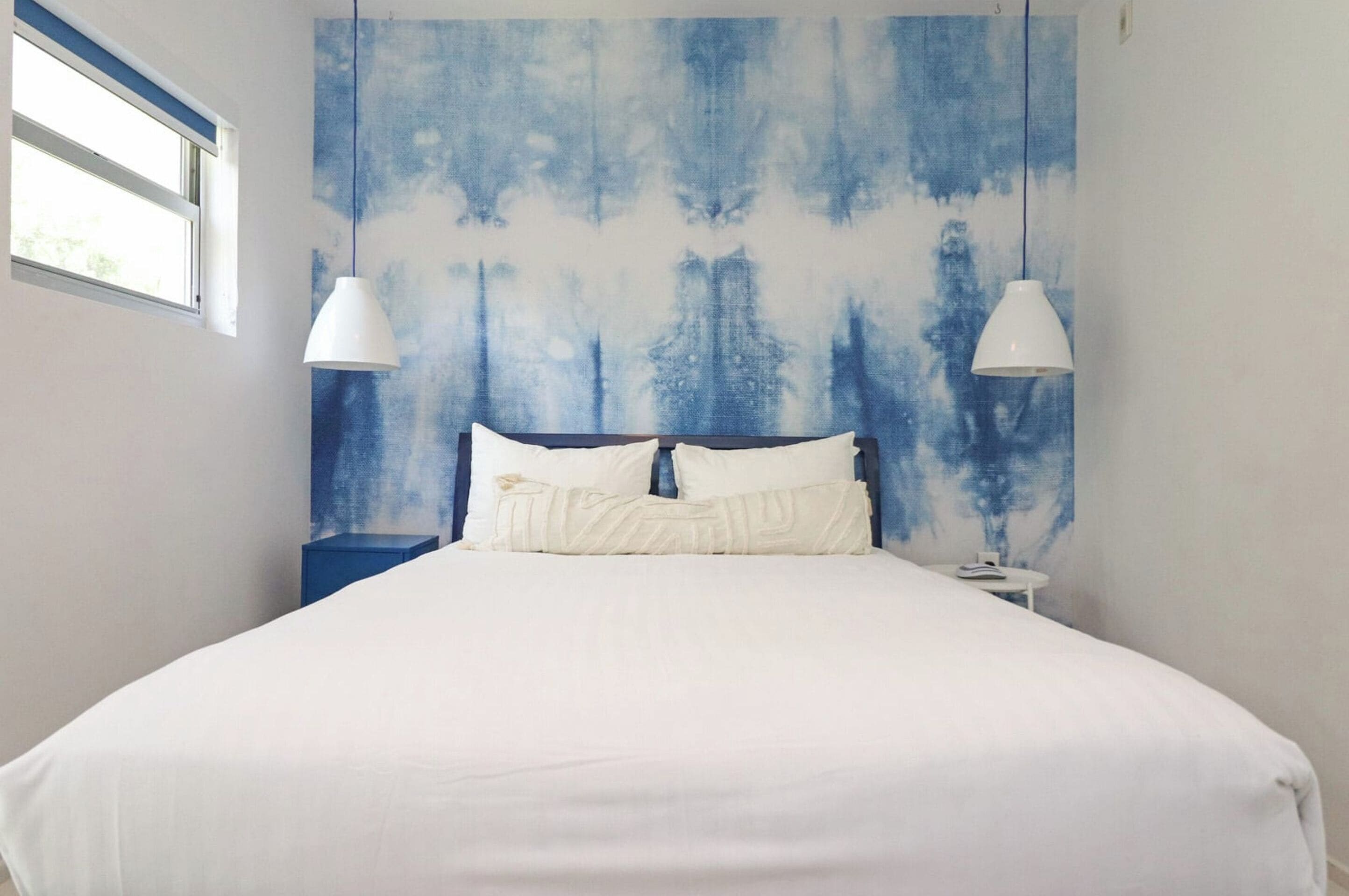 Roami At 250 Collins