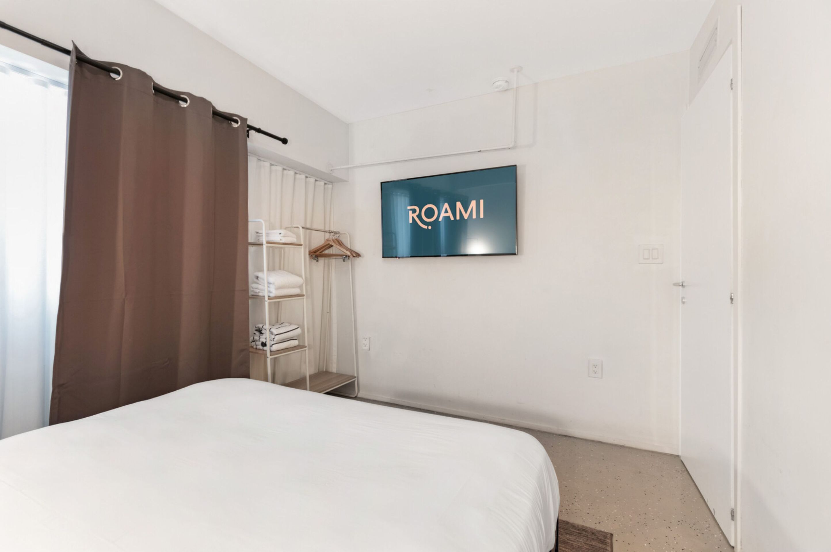 Roami At 250 Collins