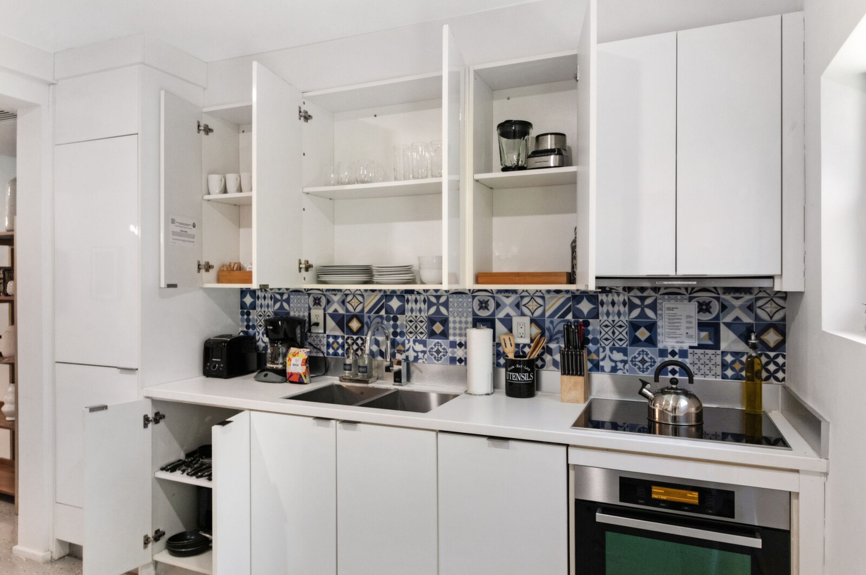 Roami At 250 Collins