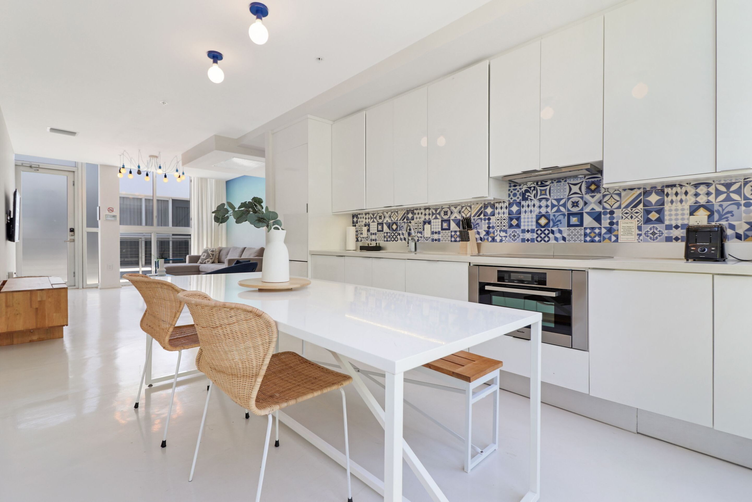 Roami At 250 Collins