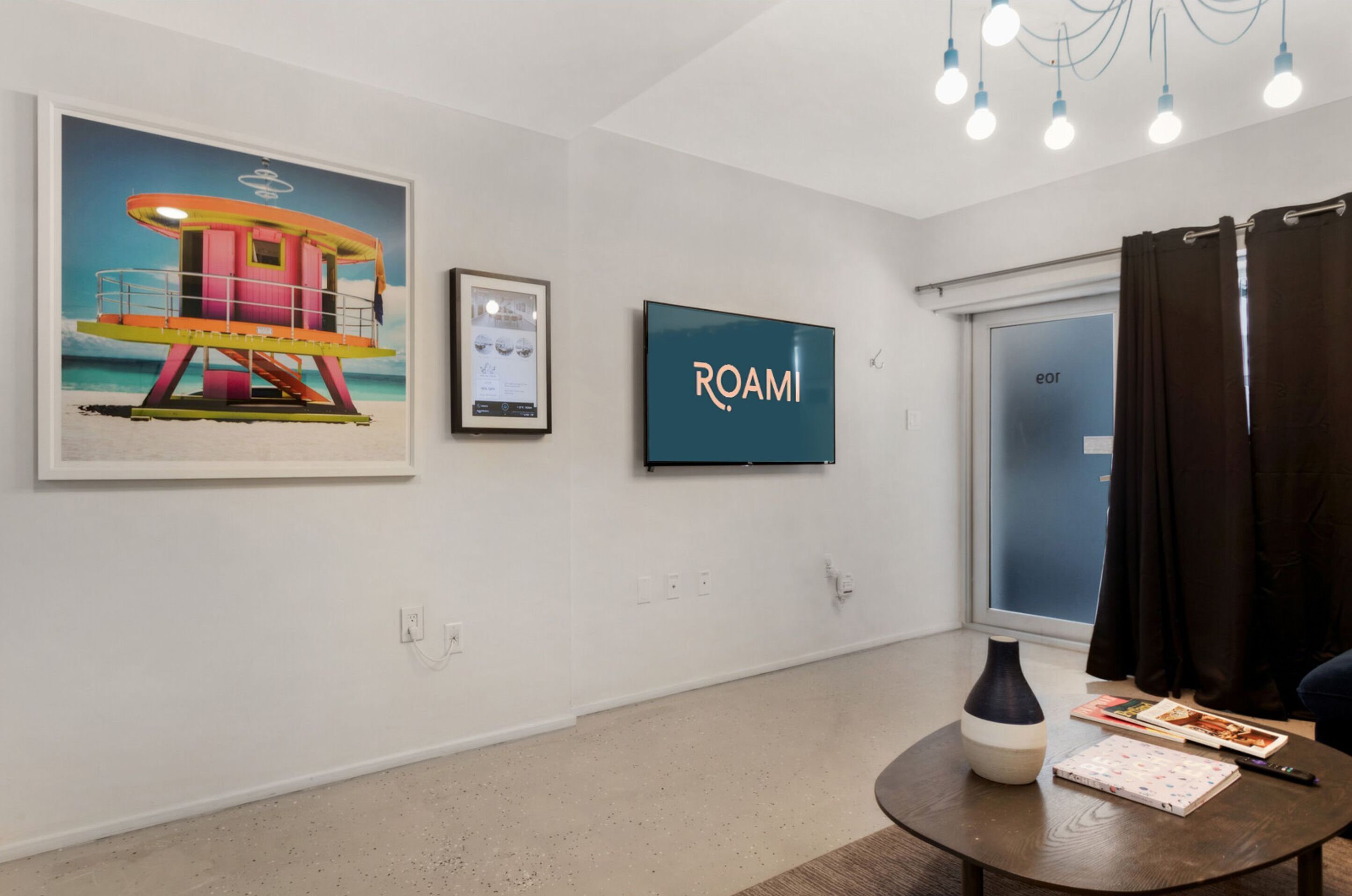 Roami At 250 Collins