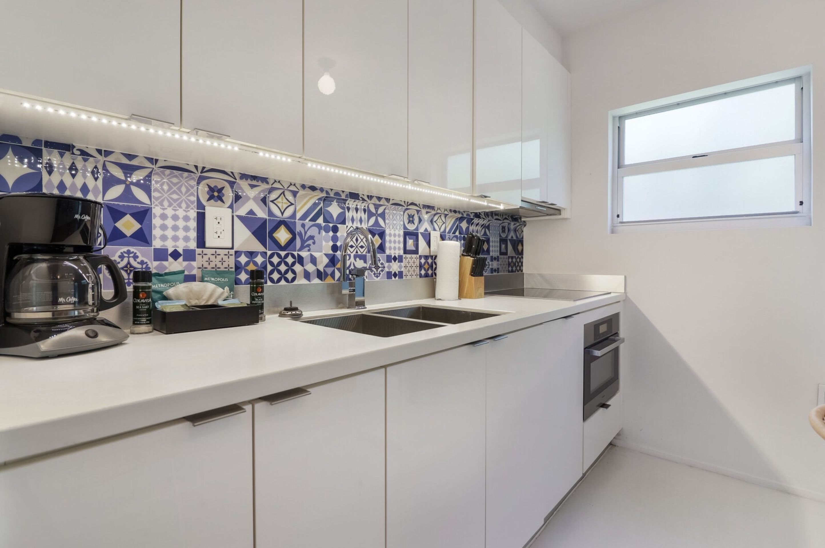 Roami At 250 Collins