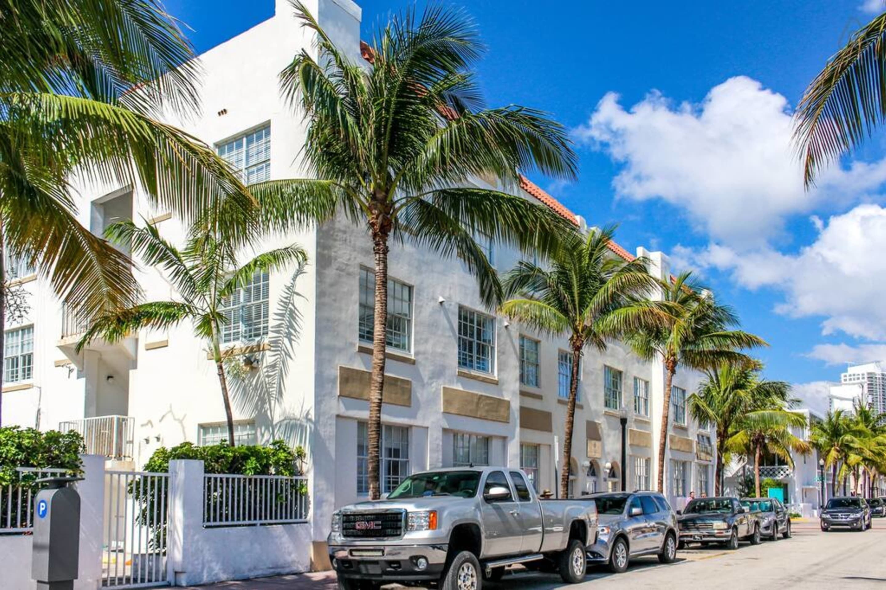 Sage on Ocean Drive Apartments