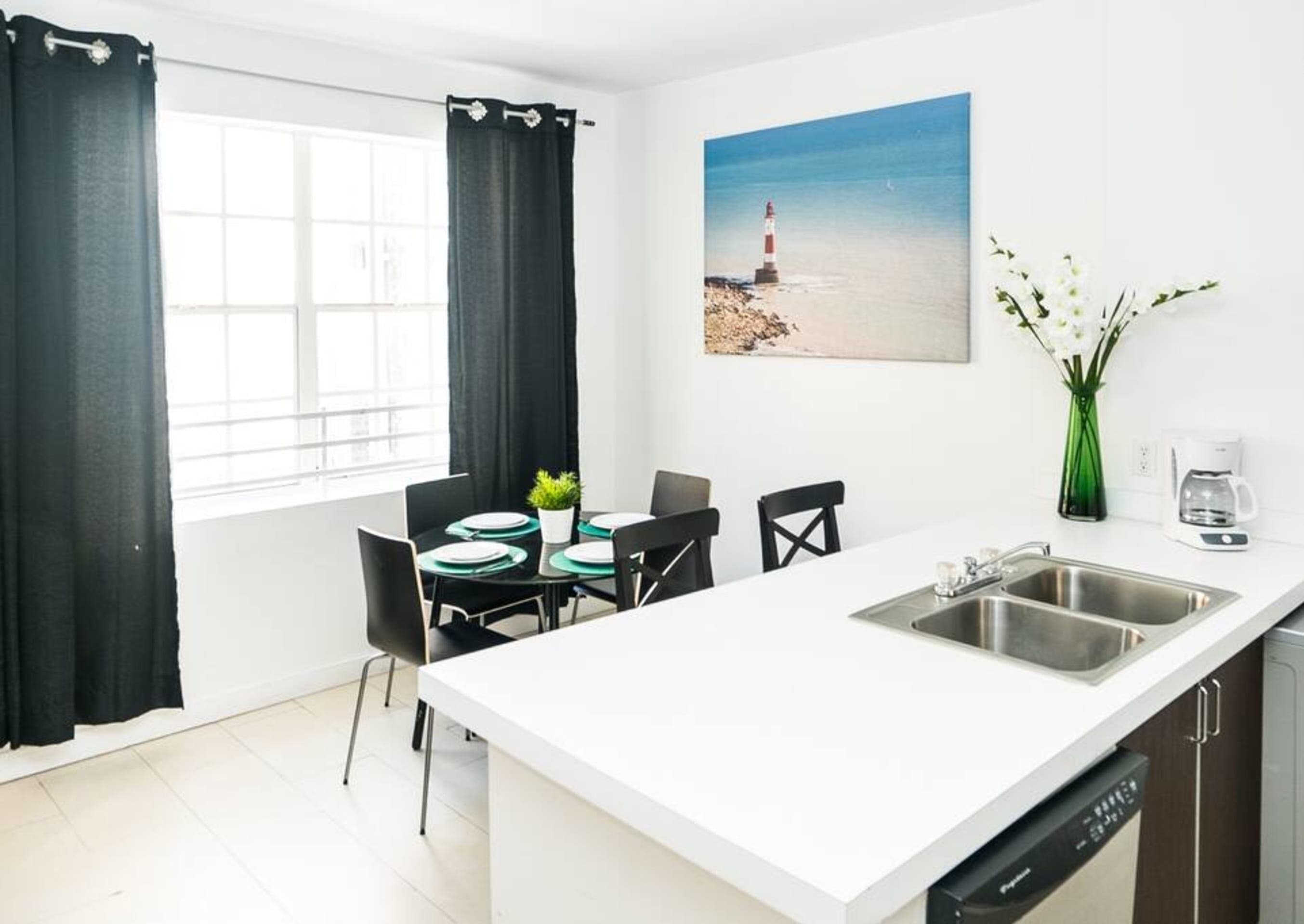 Sage on Ocean Drive Apartments