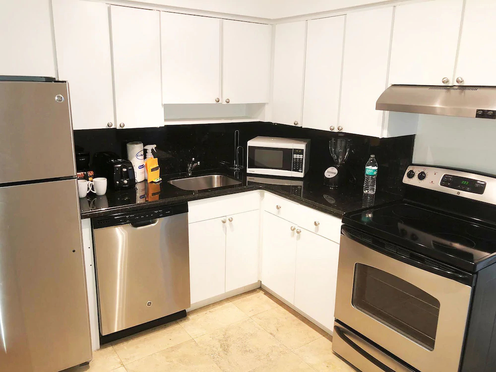 Seacoast Suites by Pelicanstay
