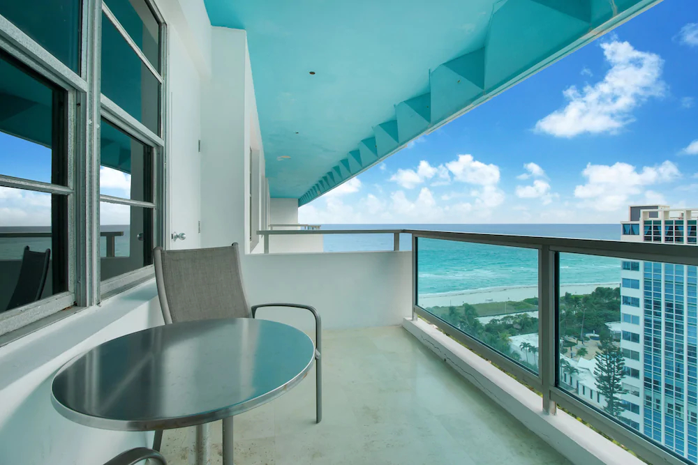 Seacoast Suites by Pelicanstay