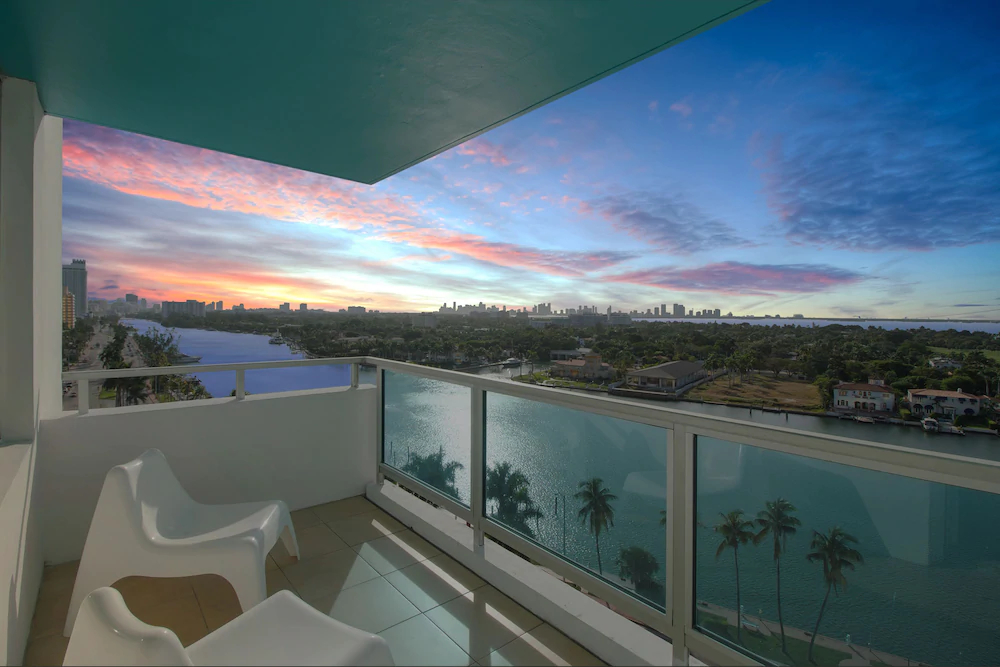 Seacoast Suites by Pelicanstay