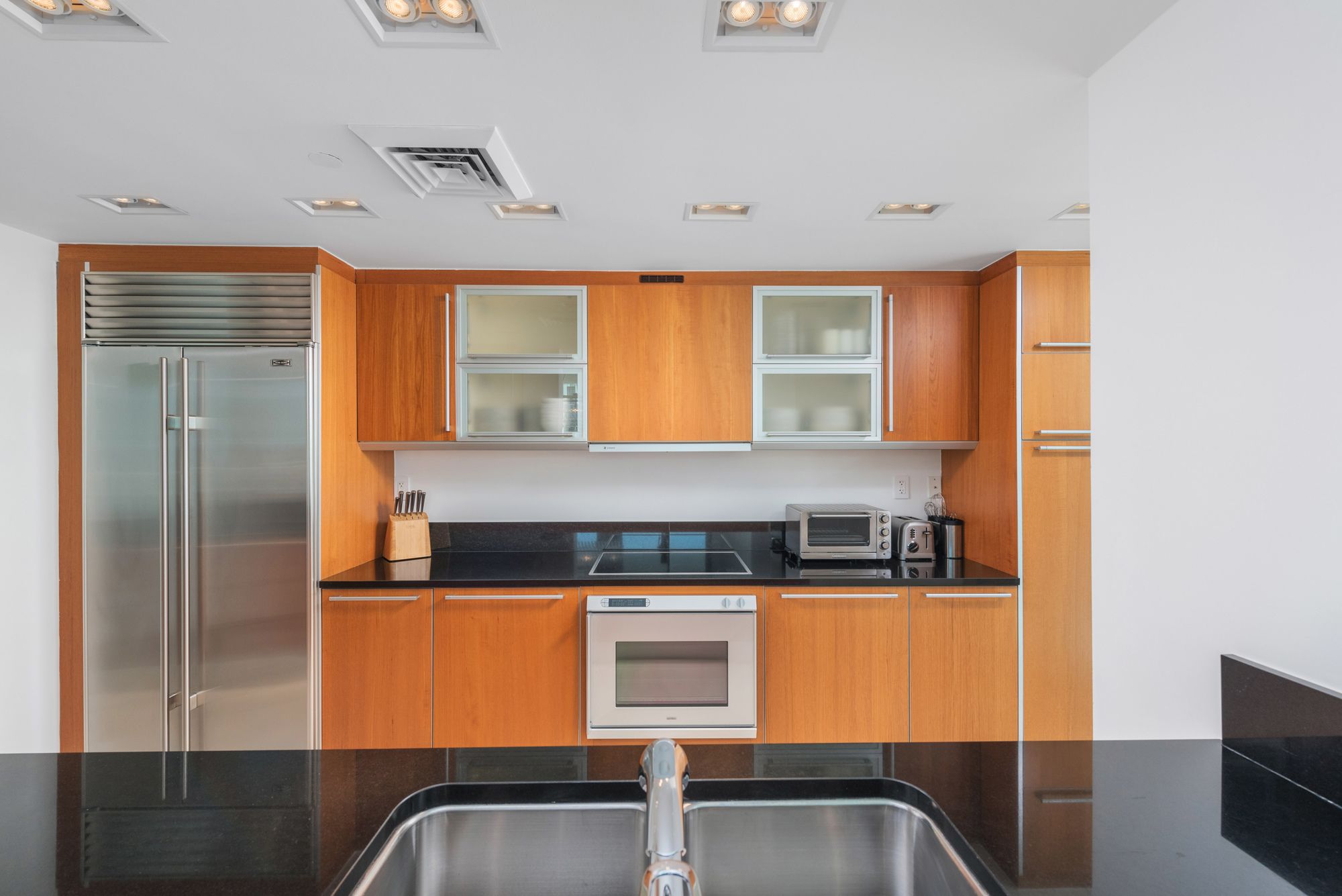 Setai Residence by LRMB