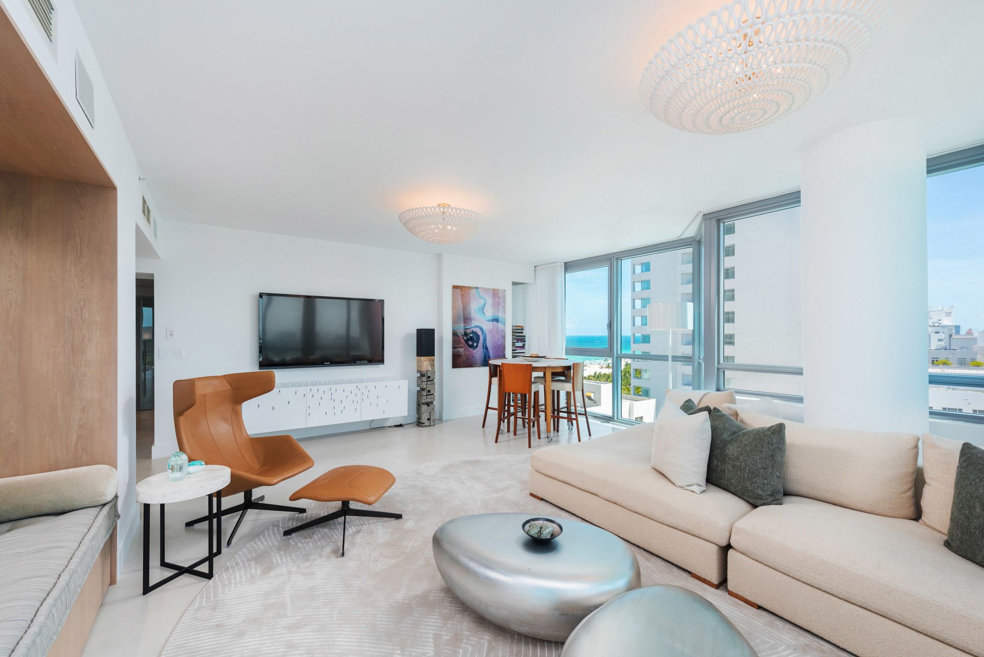Setai Residence by LRMB