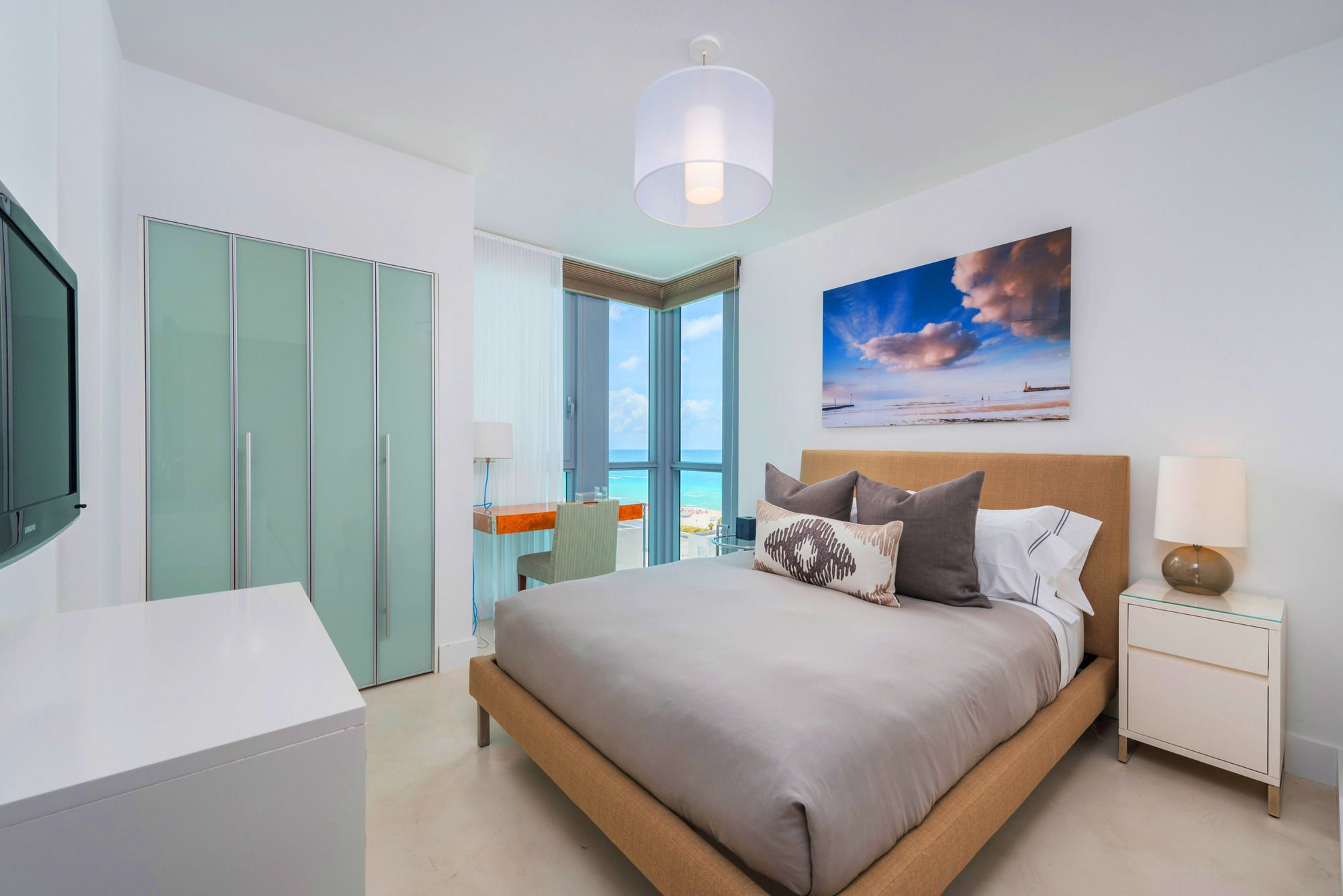 Setai Residence by LRMB