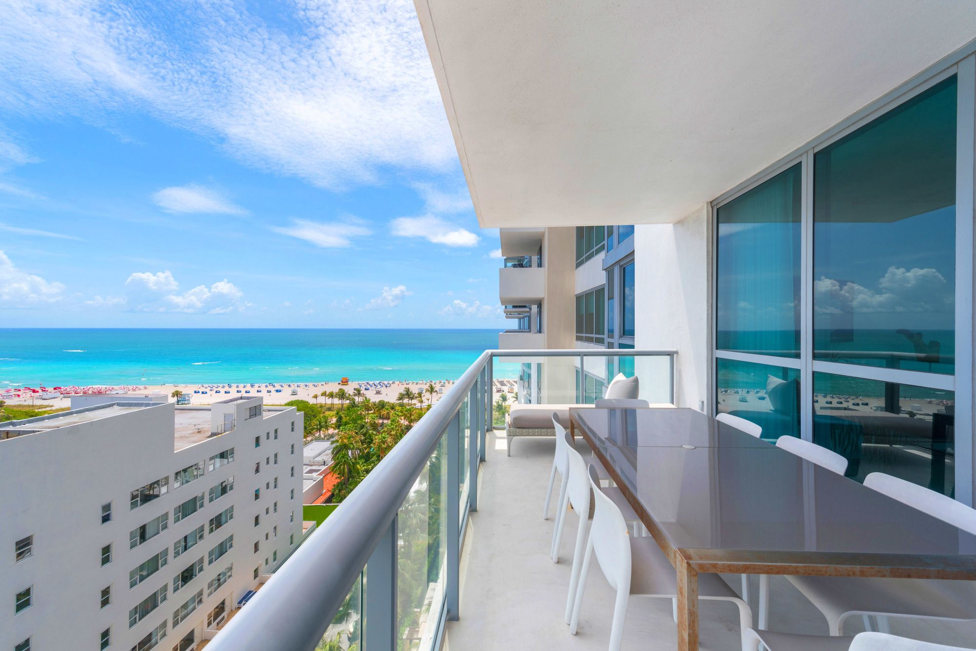 Setai Residence by LRMB