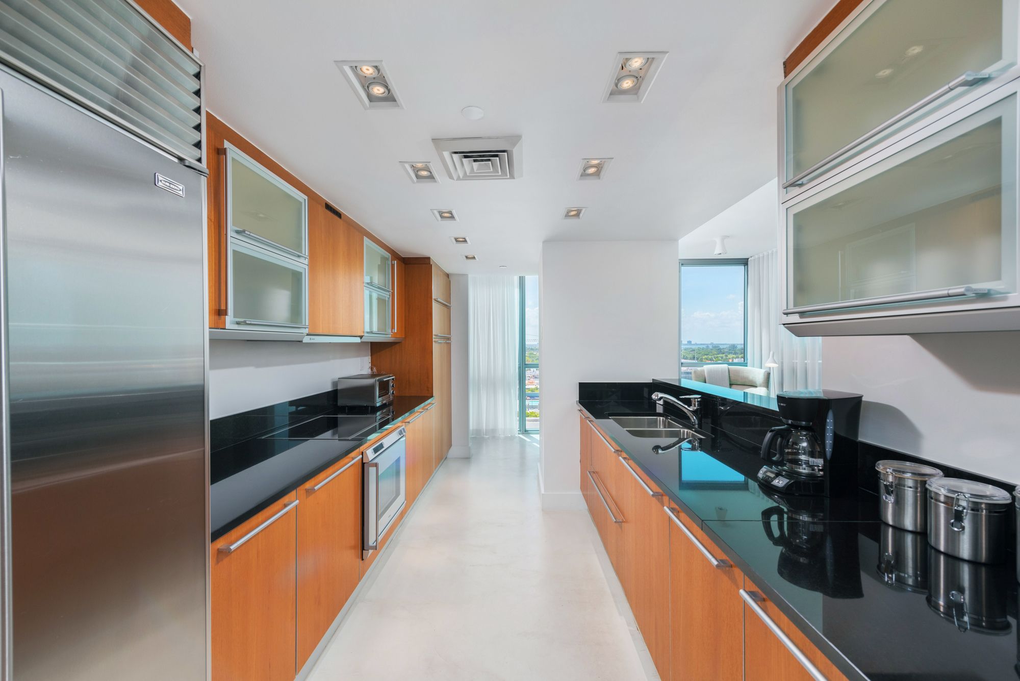Setai Residence by LRMB