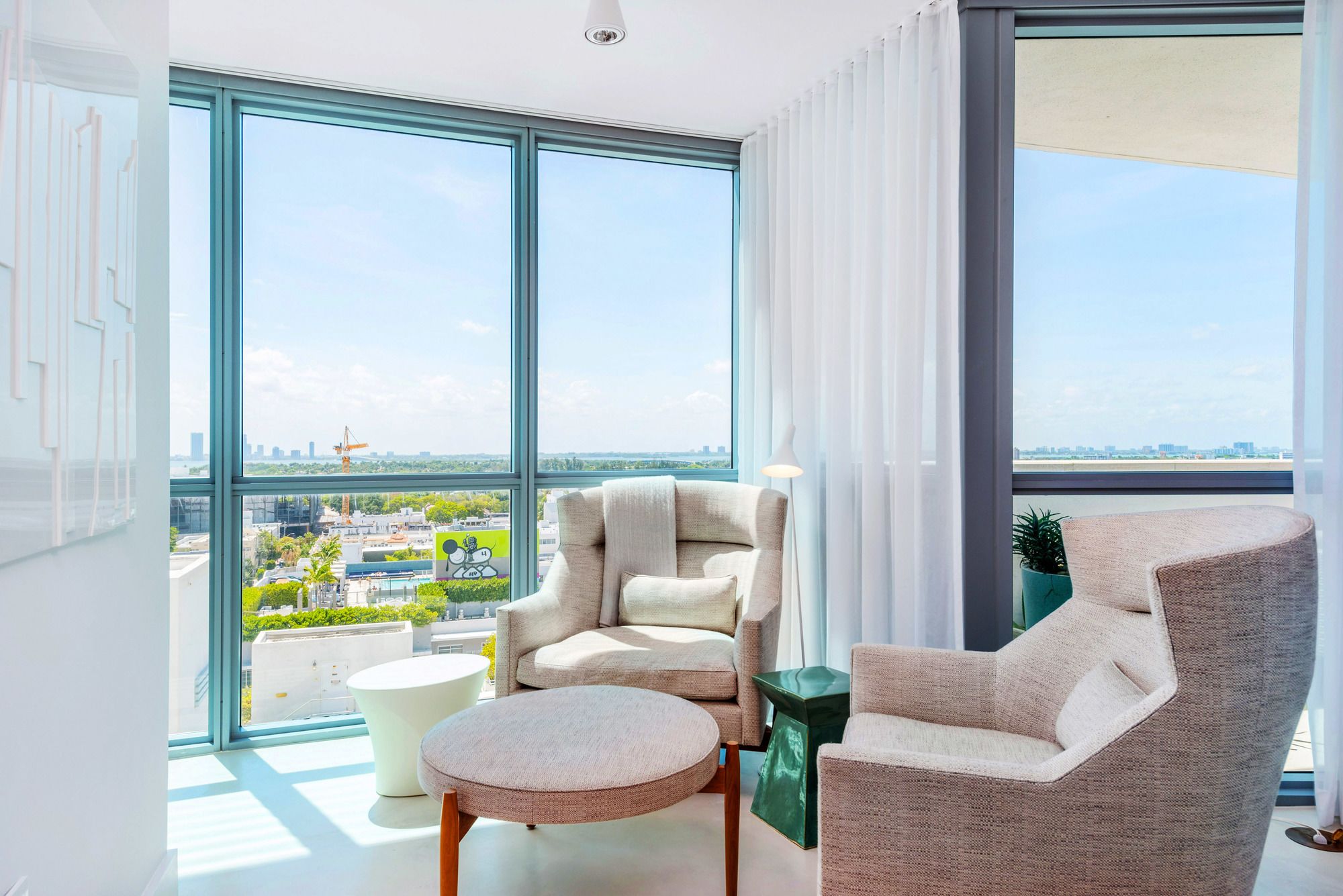 Setai Residence by LRMB