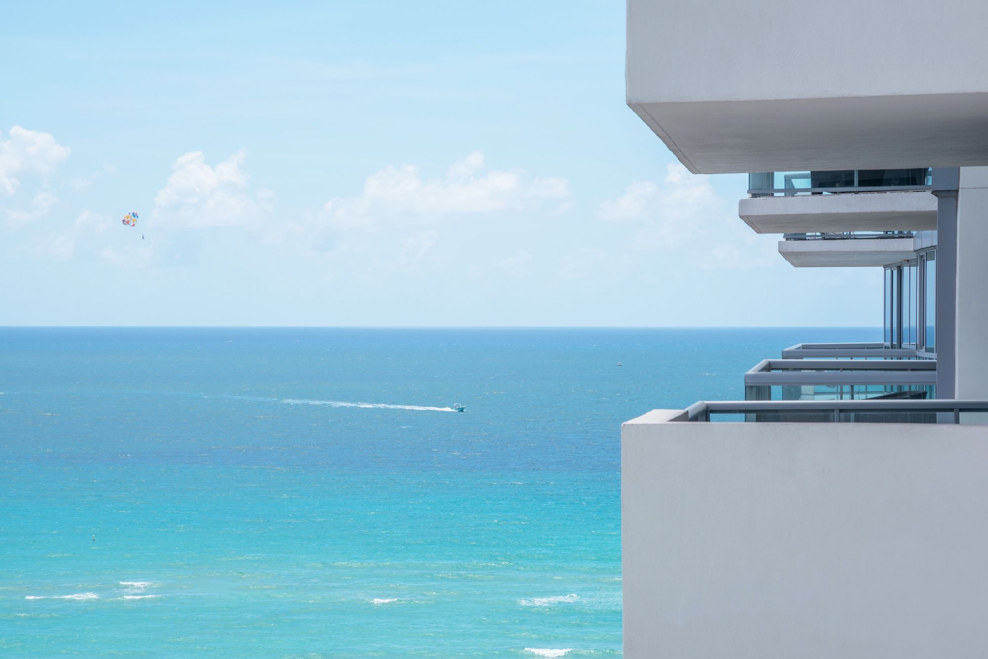 Setai Residence by LRMB