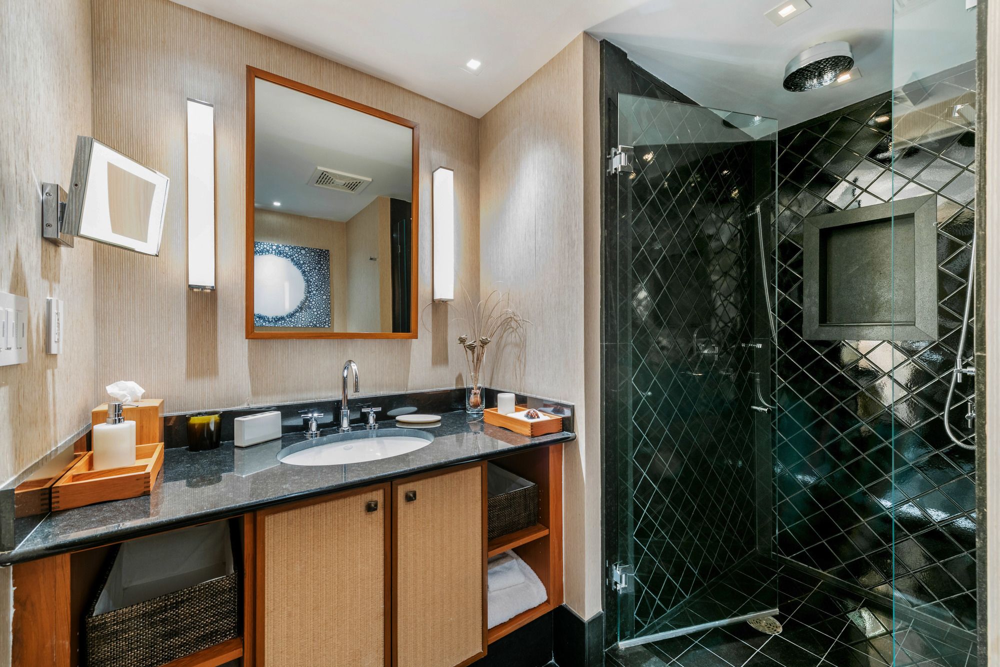 Setai Residence by LRMB
