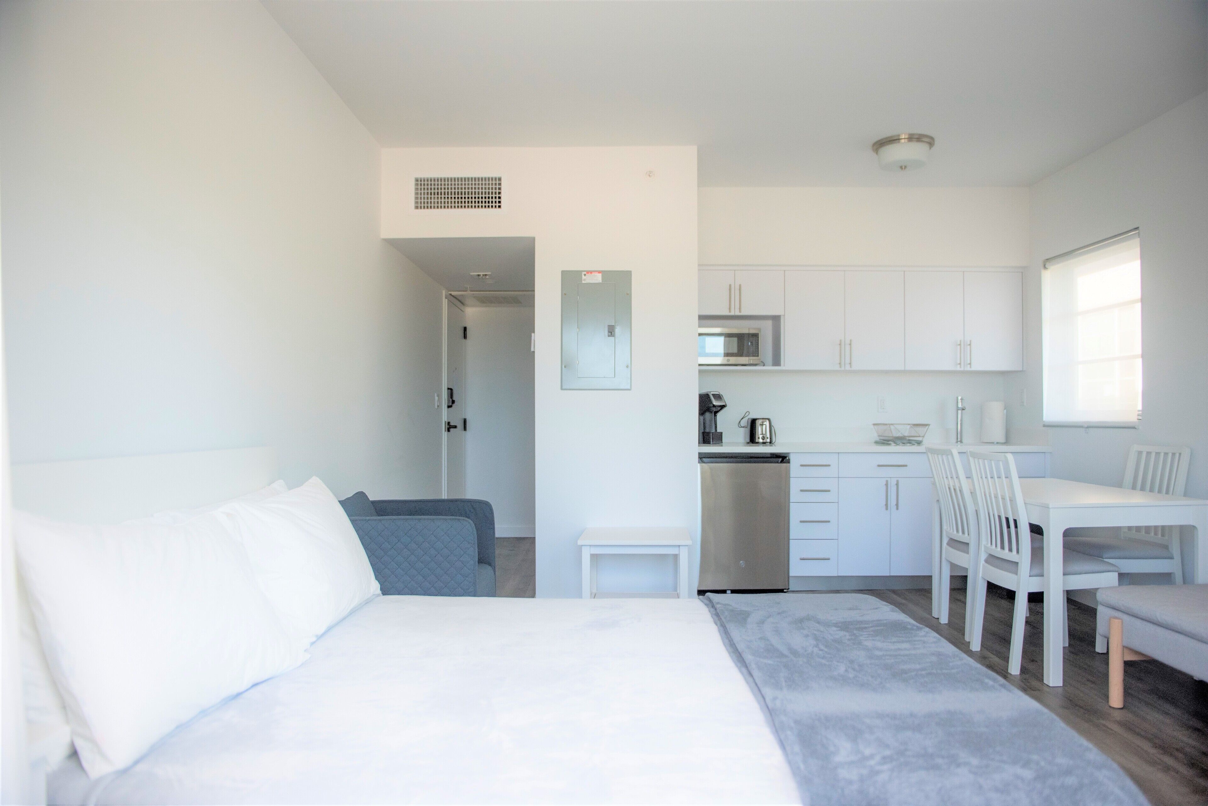 12th & Ocean Suites by LuxUrban