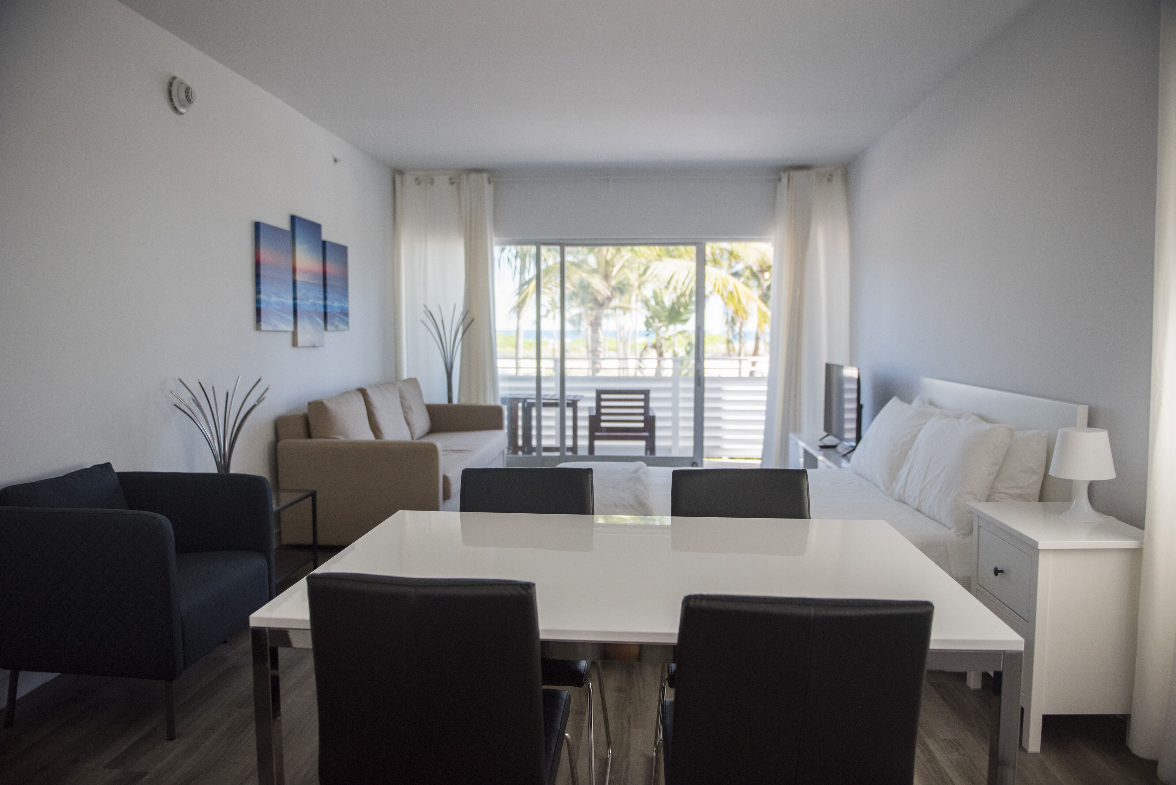 12th & Ocean Suites by LuxUrban
