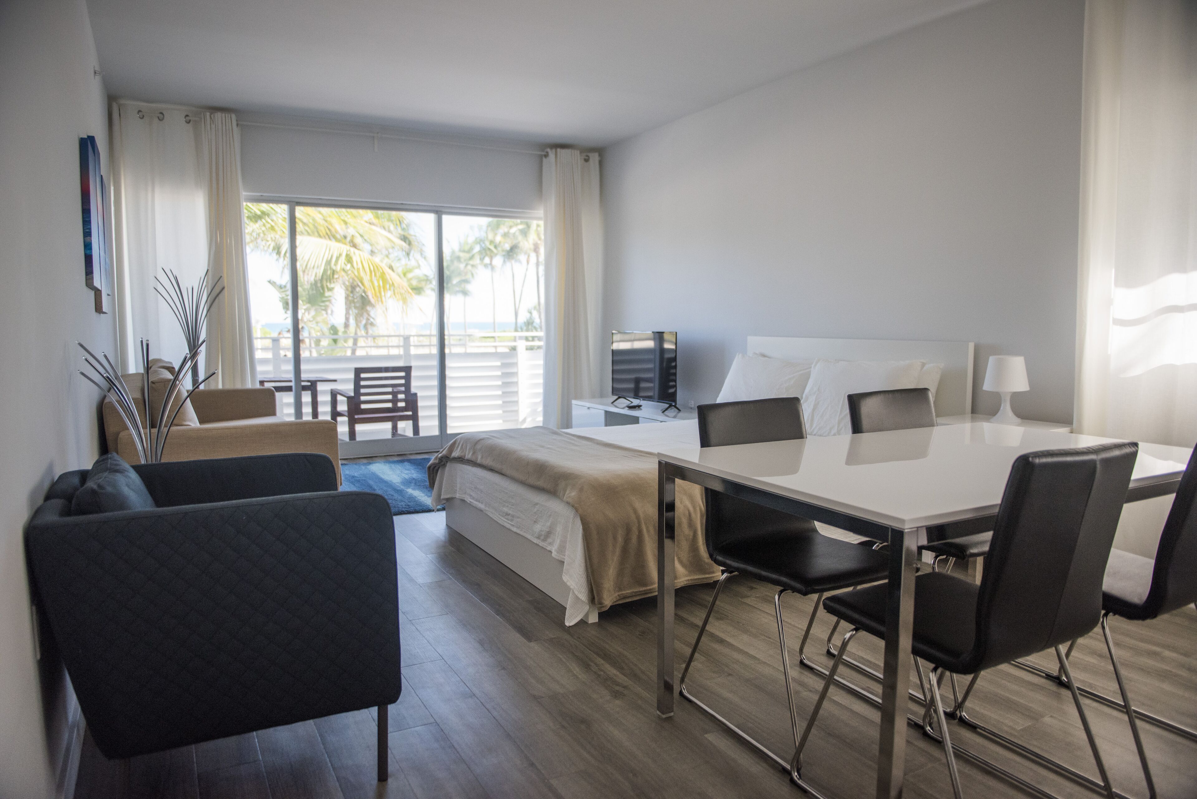 12th & Ocean Suites by LuxUrban