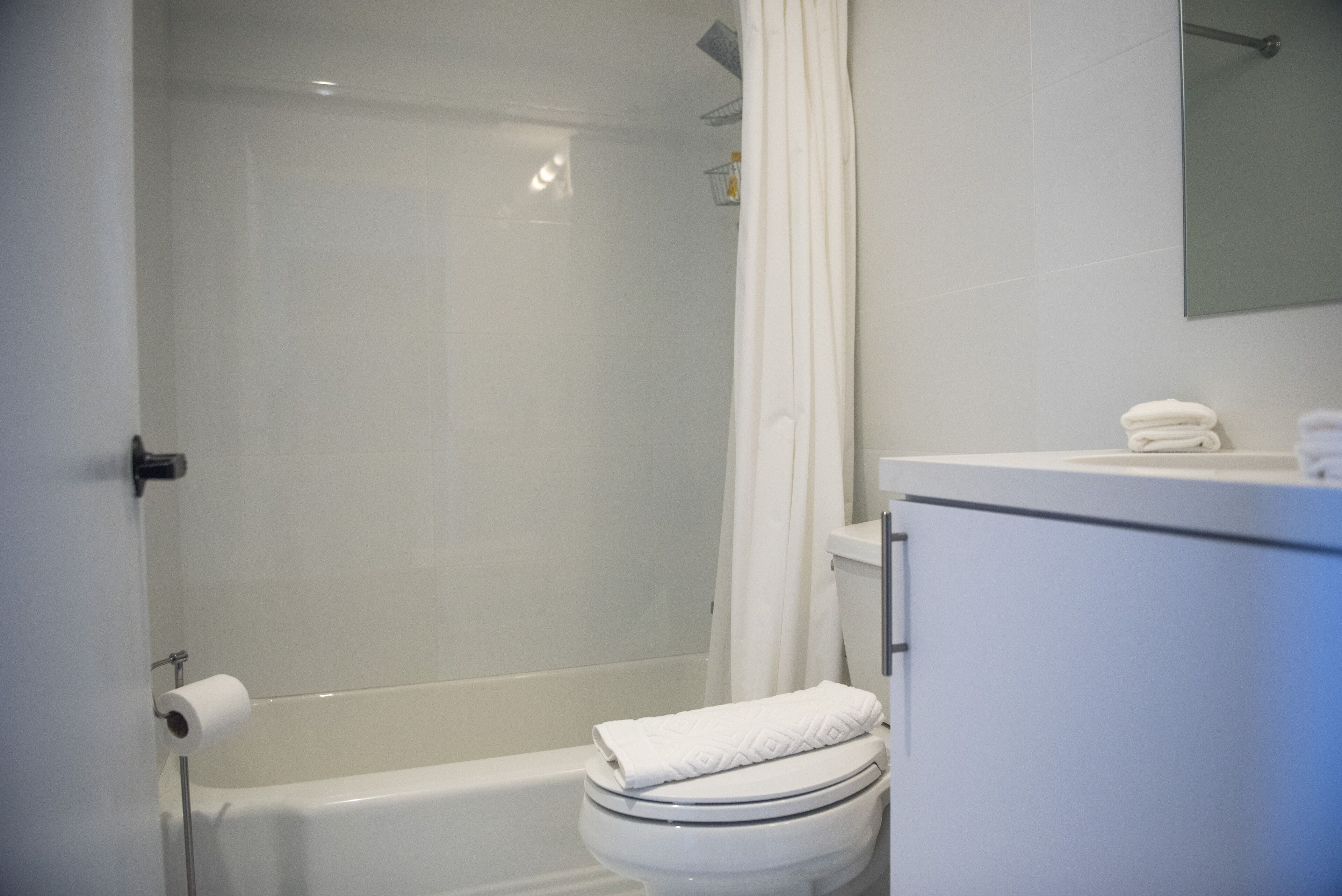 12th & Ocean Suites by LuxUrban