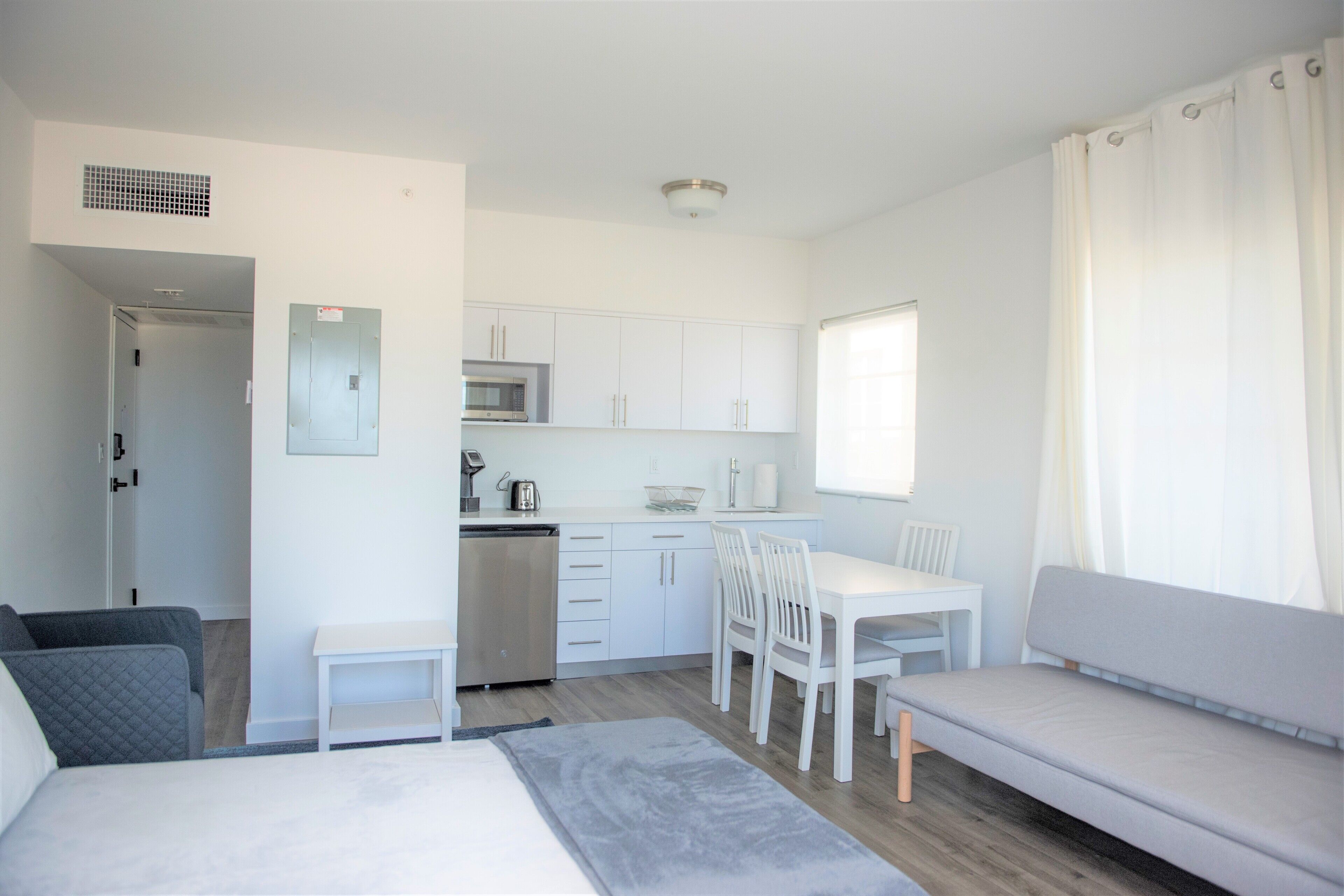 12th & Ocean Suites by LuxUrban