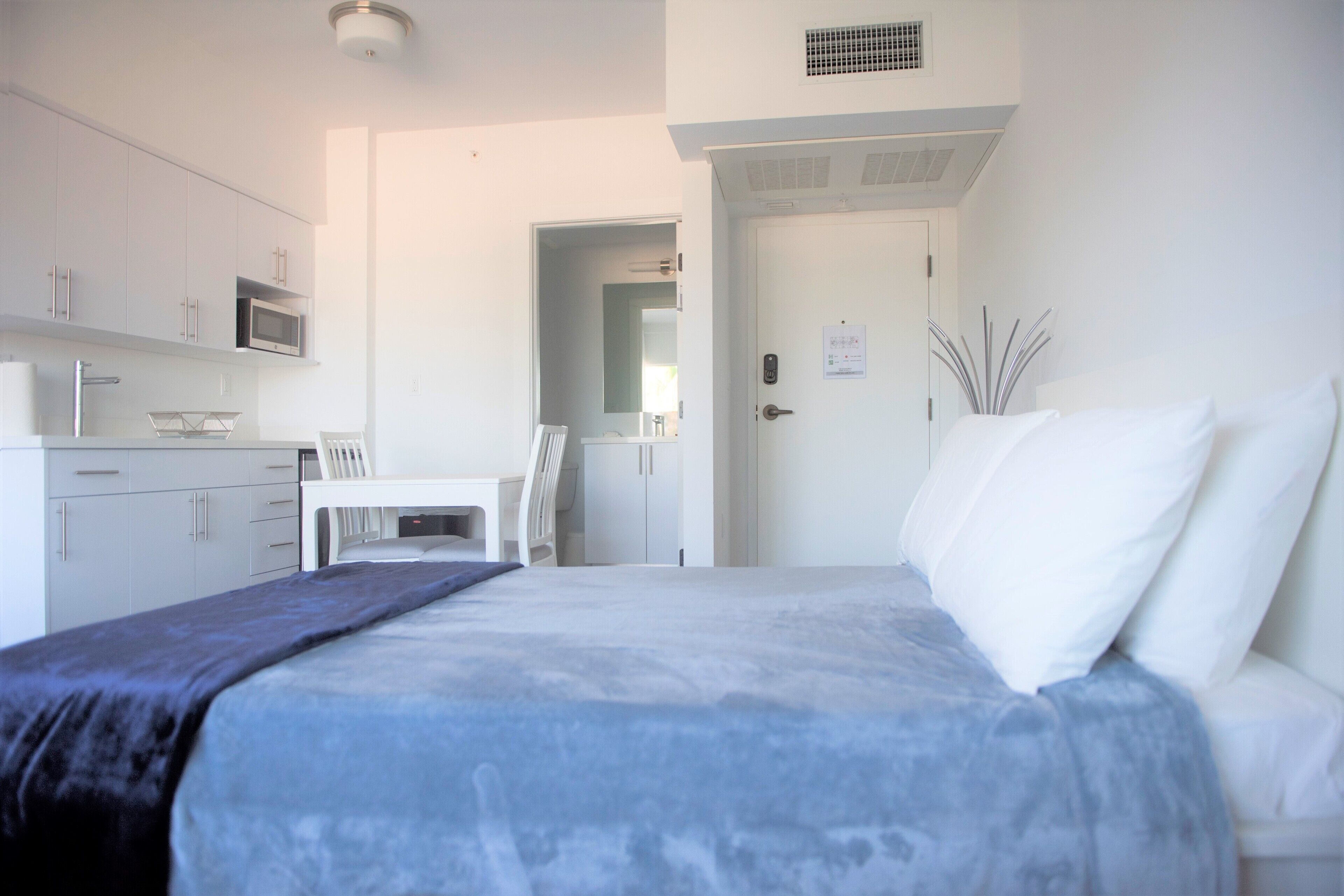 12th & Ocean Suites by LuxUrban