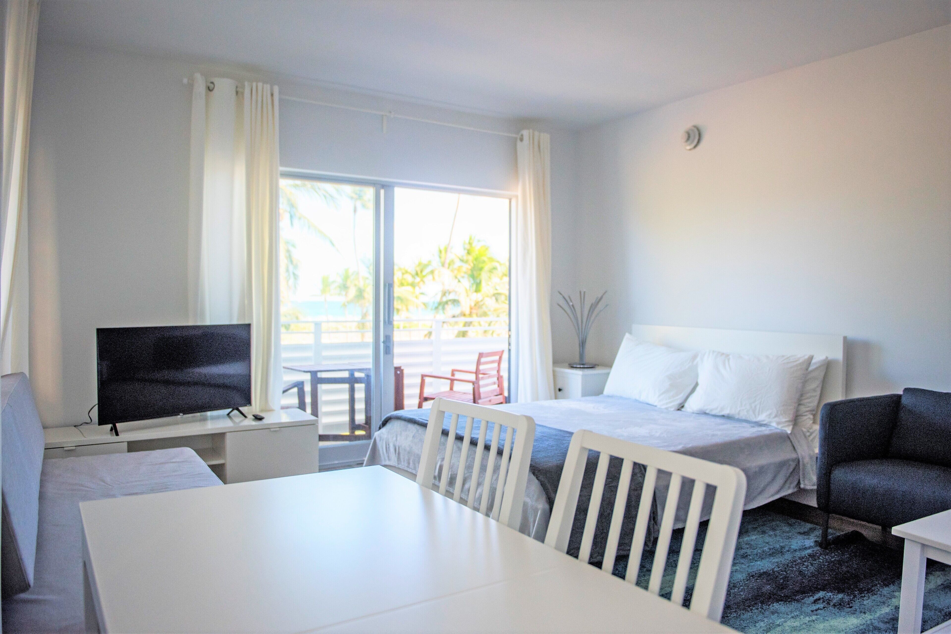 12th & Ocean Suites by LuxUrban