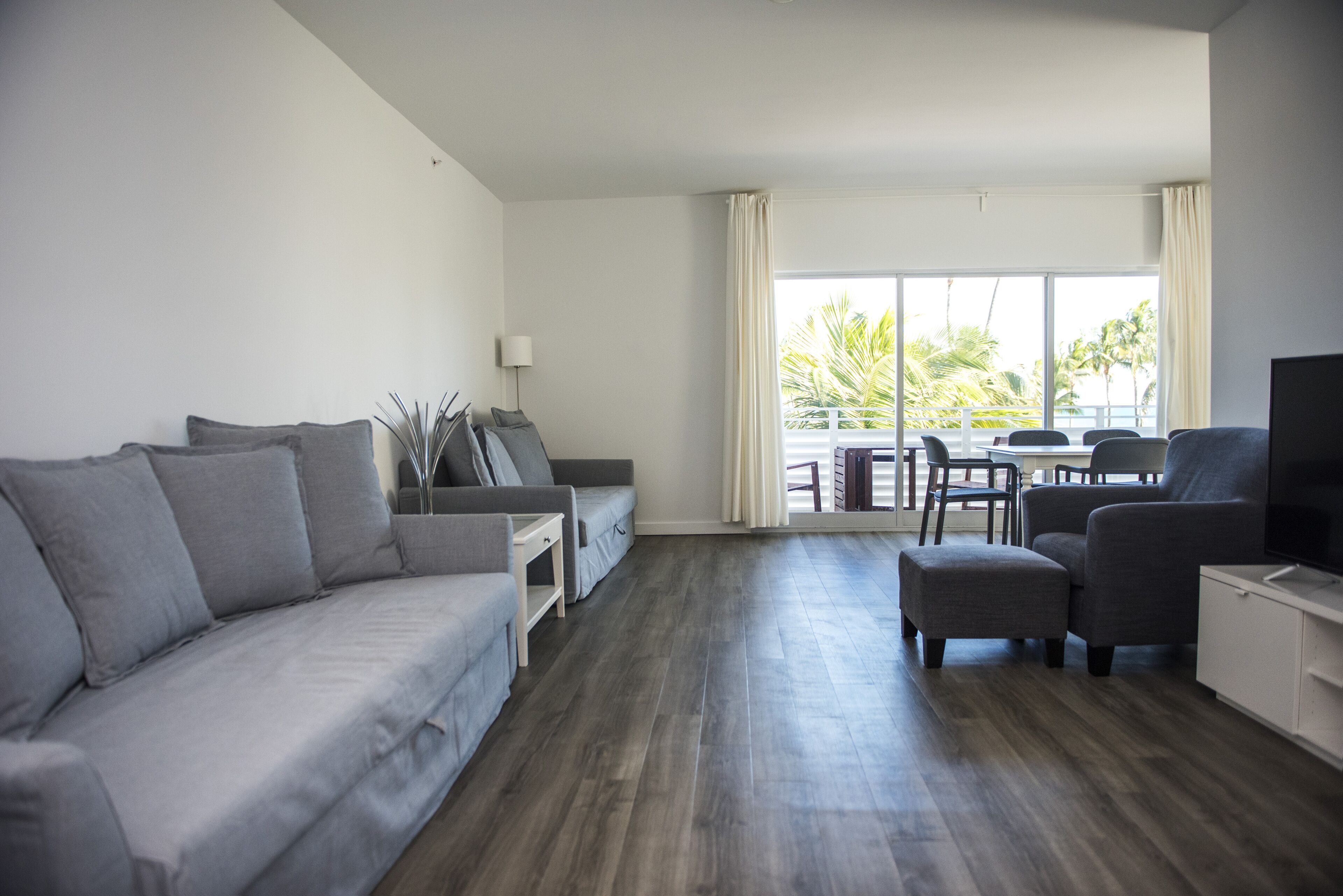 12th & Ocean Suites by LuxUrban