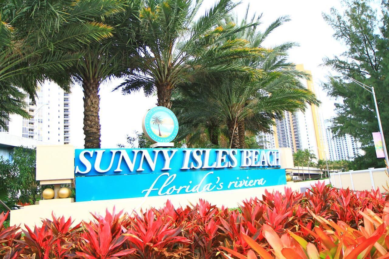 Aventura BeachFront Hotel Condos