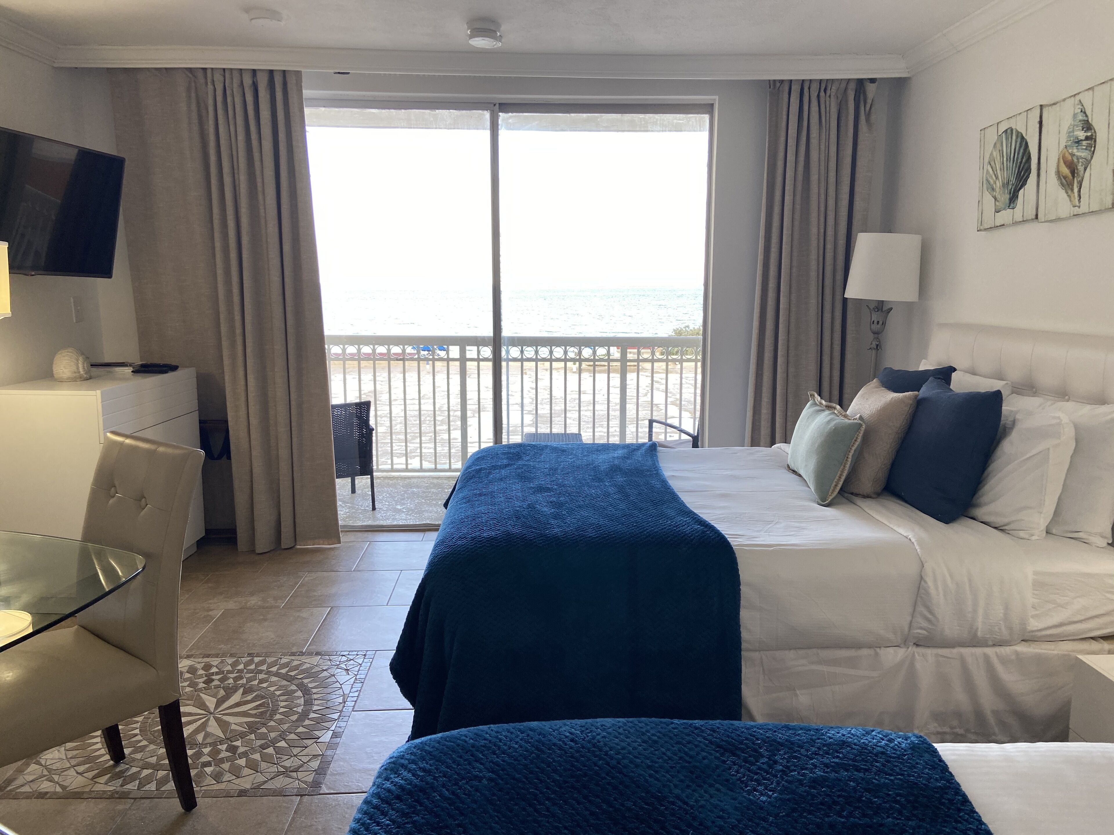Aventura BeachFront Hotel Condos
